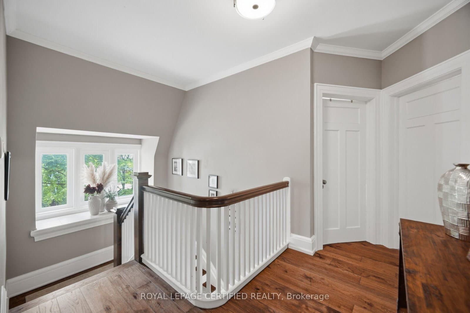 8 Elizabeth Street S thumbnail 22
