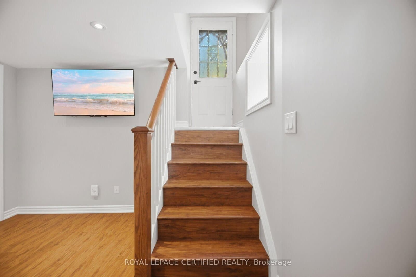 8 Elizabeth Street S thumbnail 33