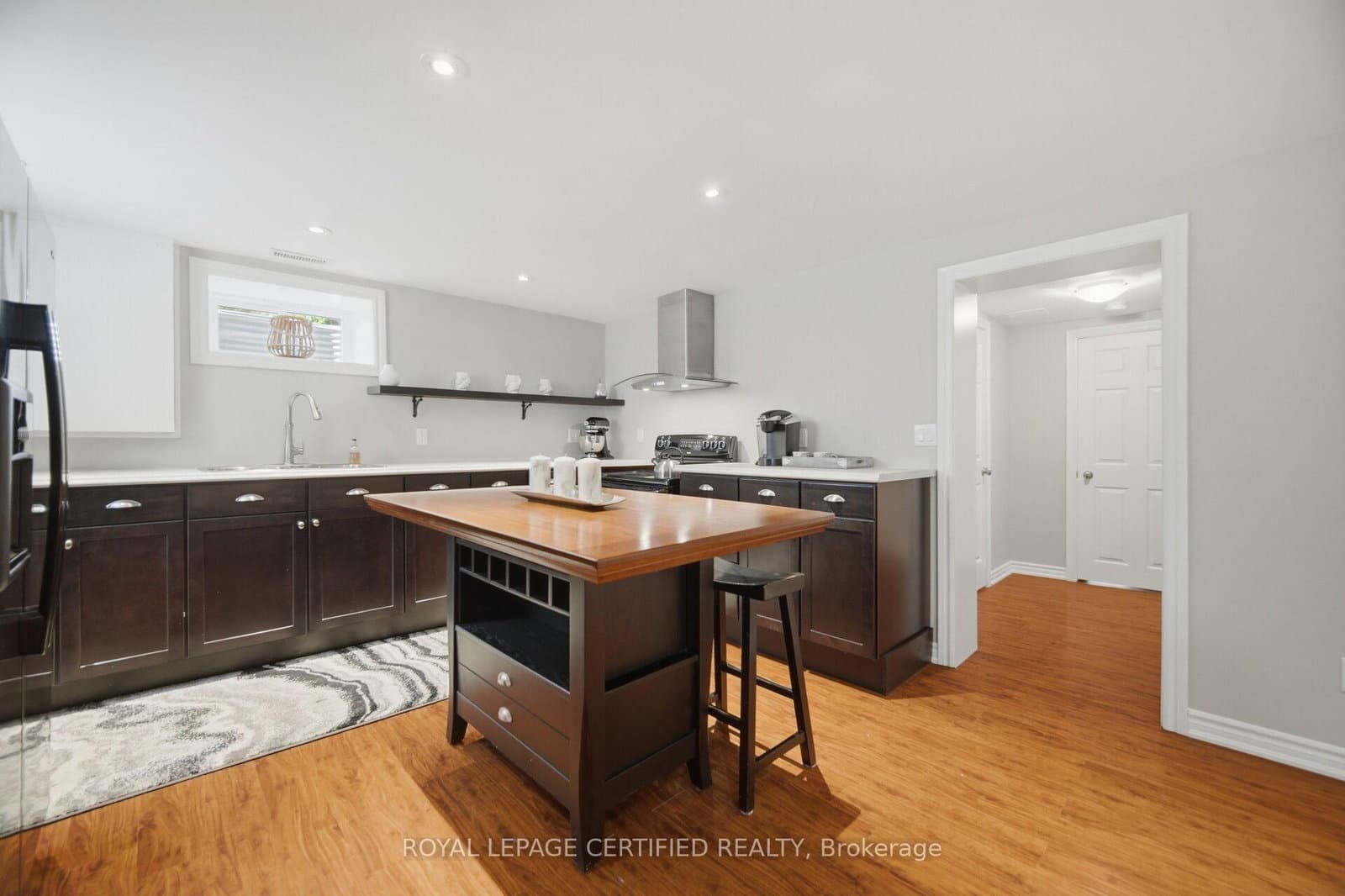 8 Elizabeth Street S thumbnail 35
