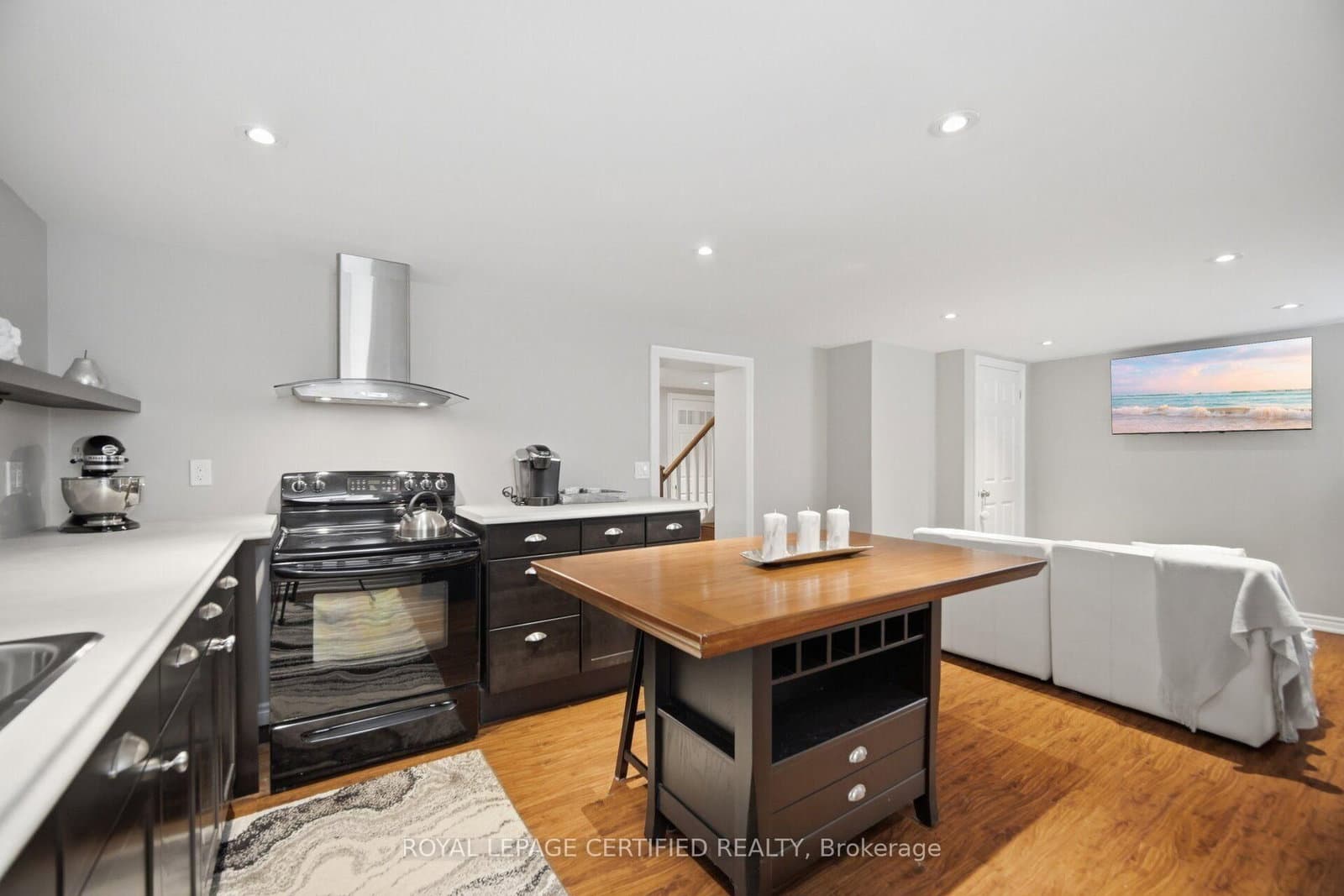 8 Elizabeth Street S thumbnail 36