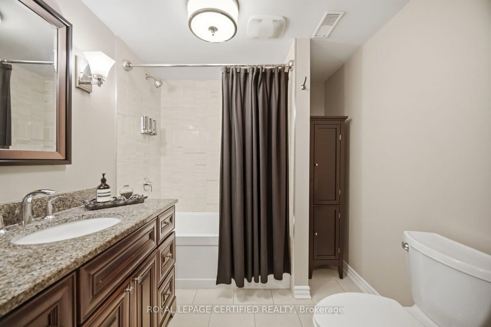 8 Elizabeth Street S thumbnail 38