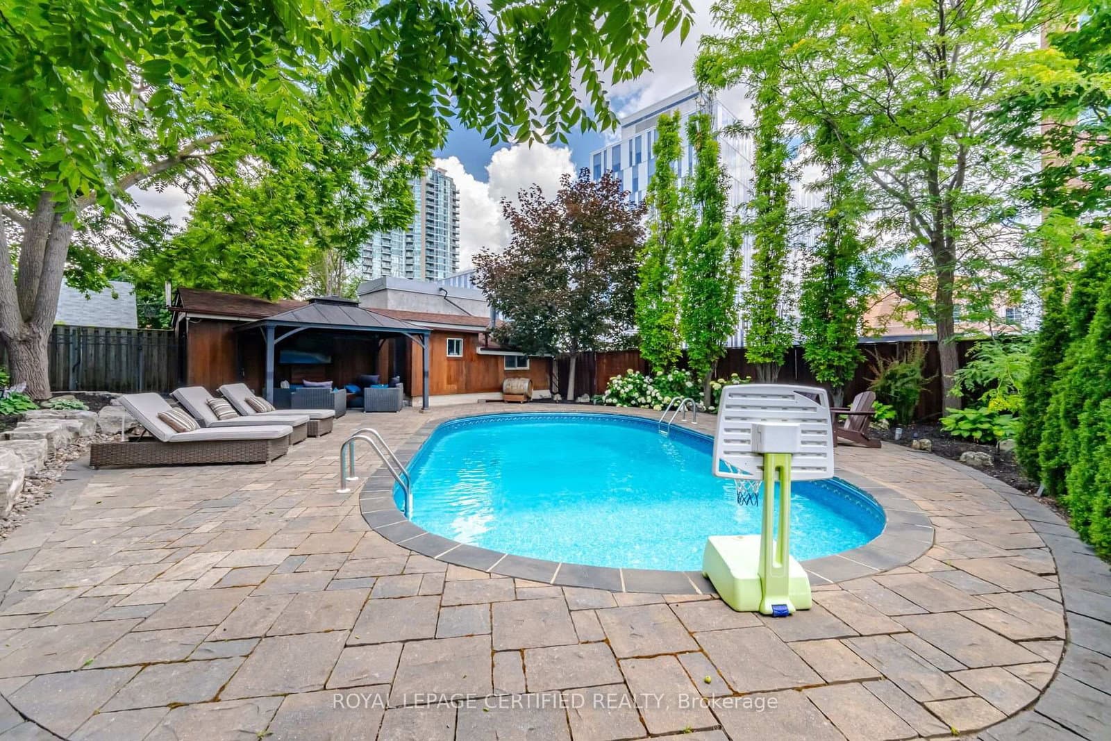 8 Elizabeth Street S thumbnail 42