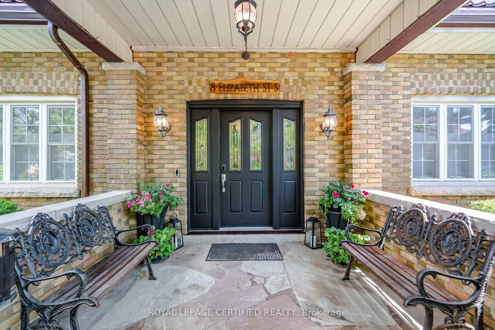 8 Elizabeth Street S thumbnail 5