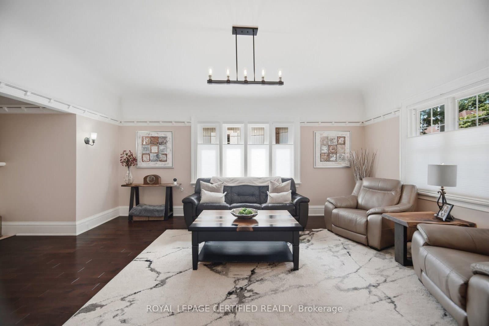 8 Elizabeth Street S thumbnail 8