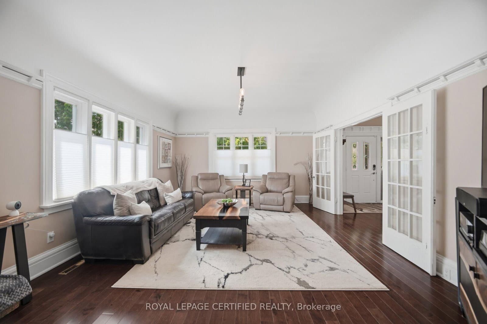 8 Elizabeth Street S thumbnail 9