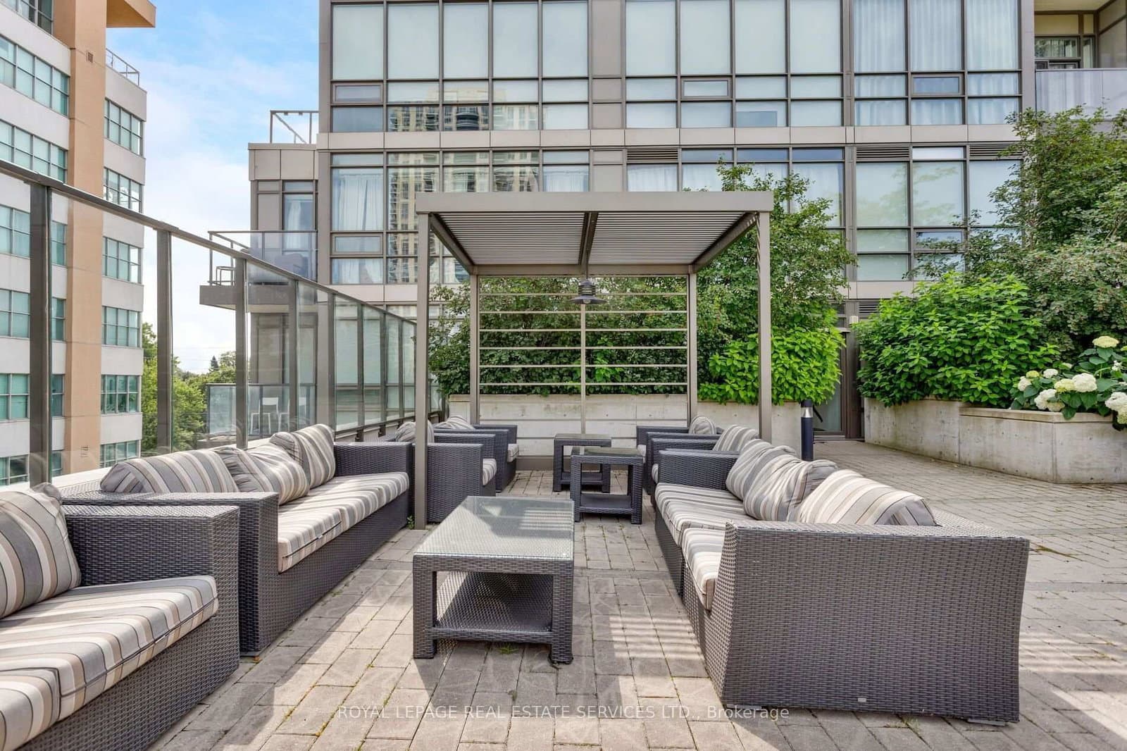 8 Fieldway Road, Unit 414 thumbnail 24