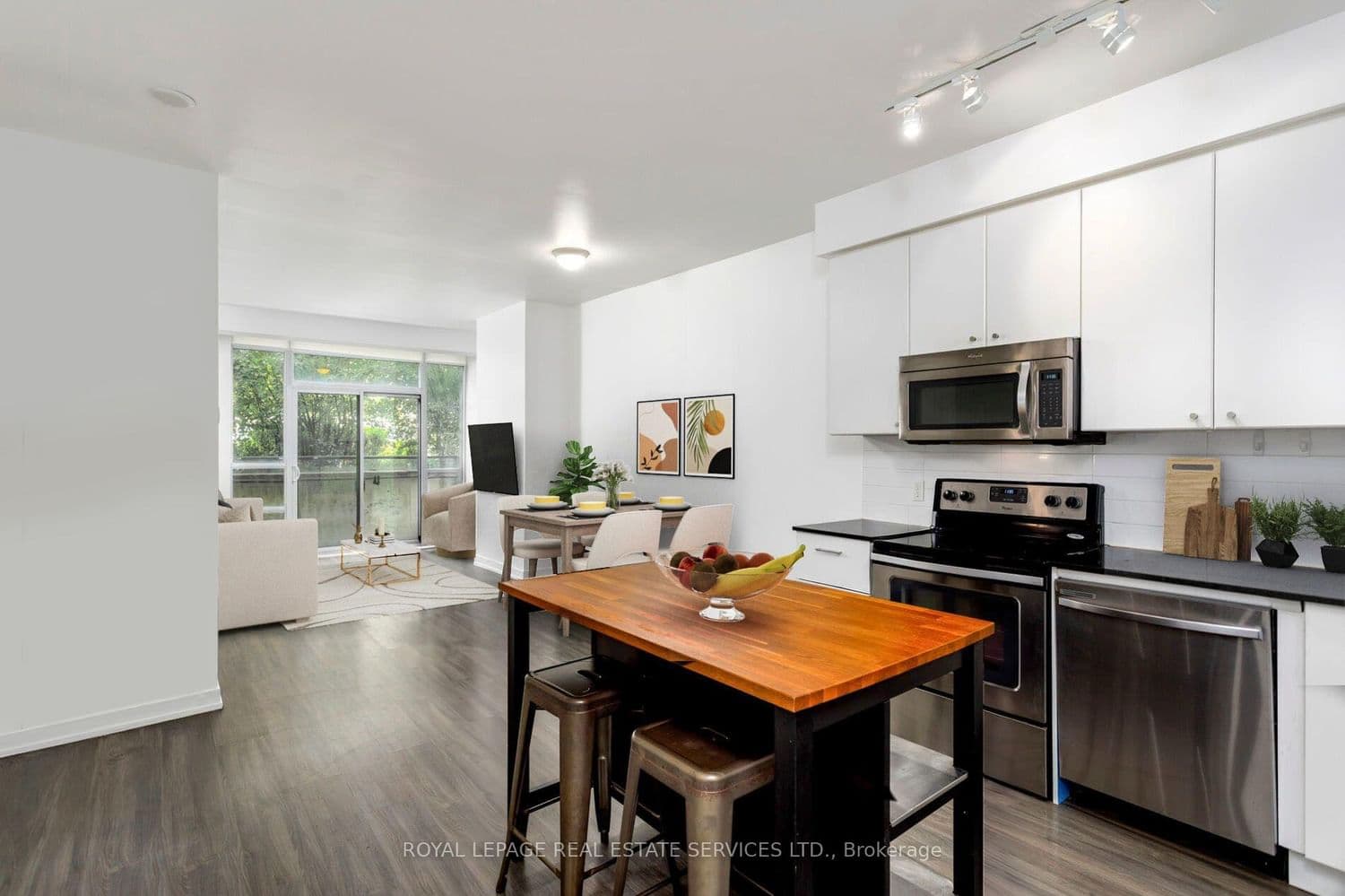 8 Fieldway Road, Unit 414 thumbnail 3