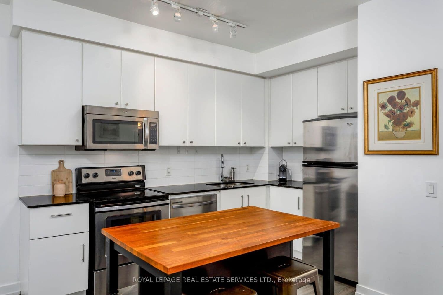 8 Fieldway Road, Unit 414 thumbnail 4