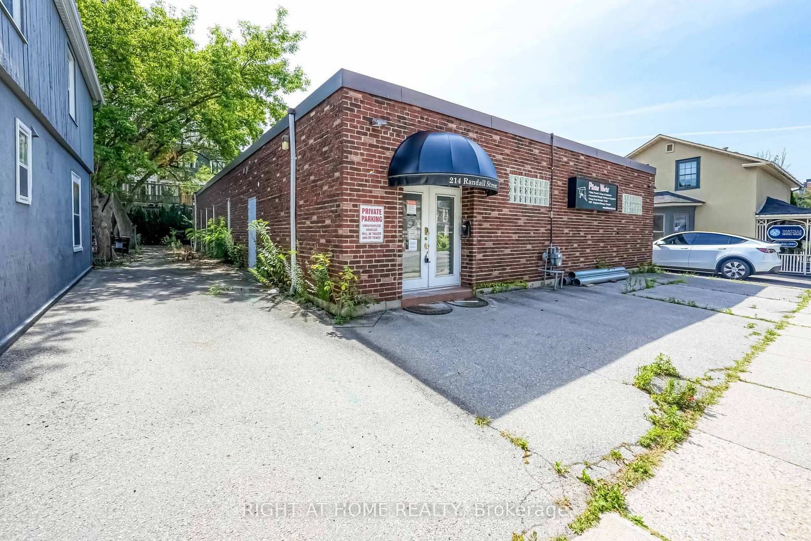 214 Randall Street thumbnail 28