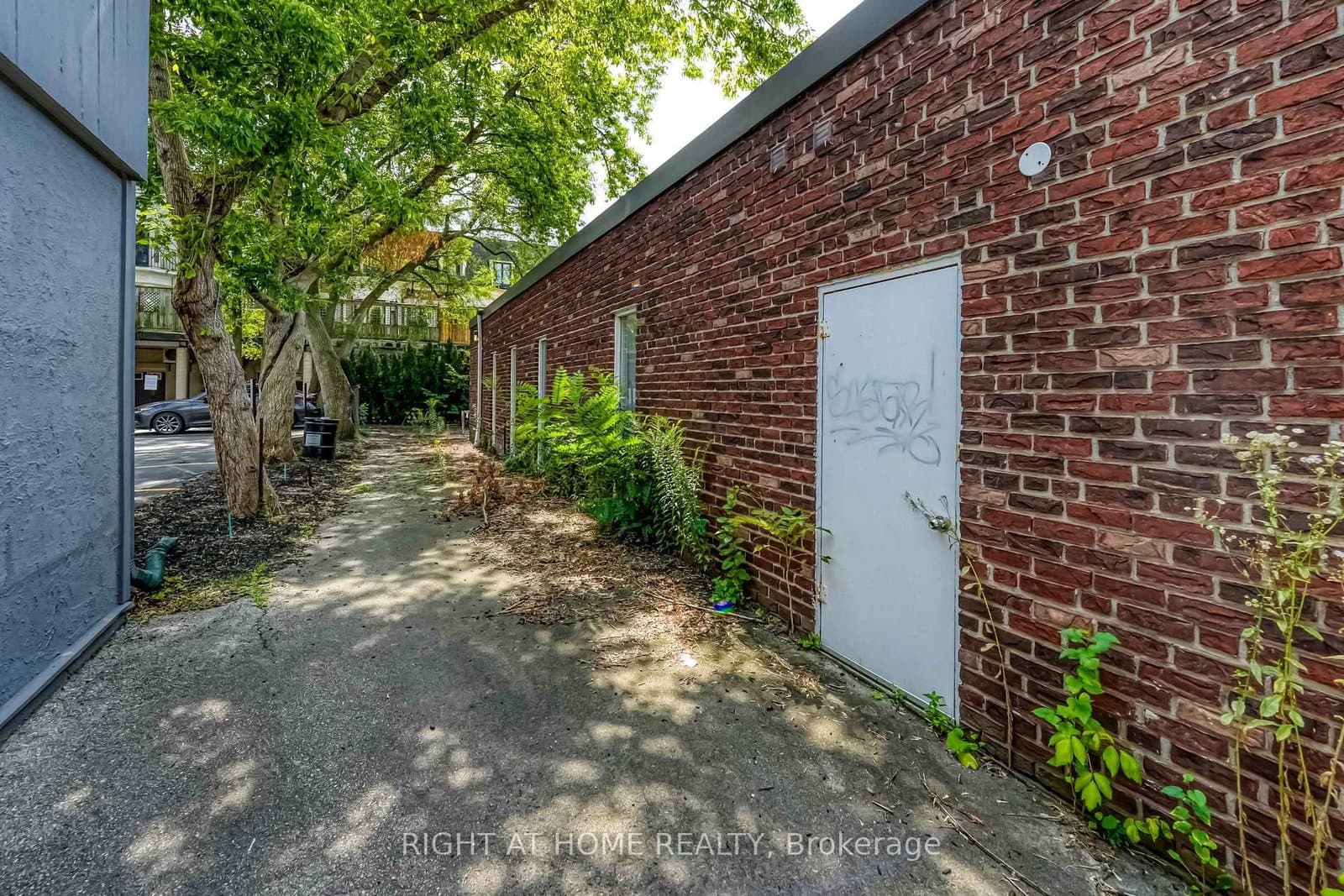 214 Randall Street thumbnail 29