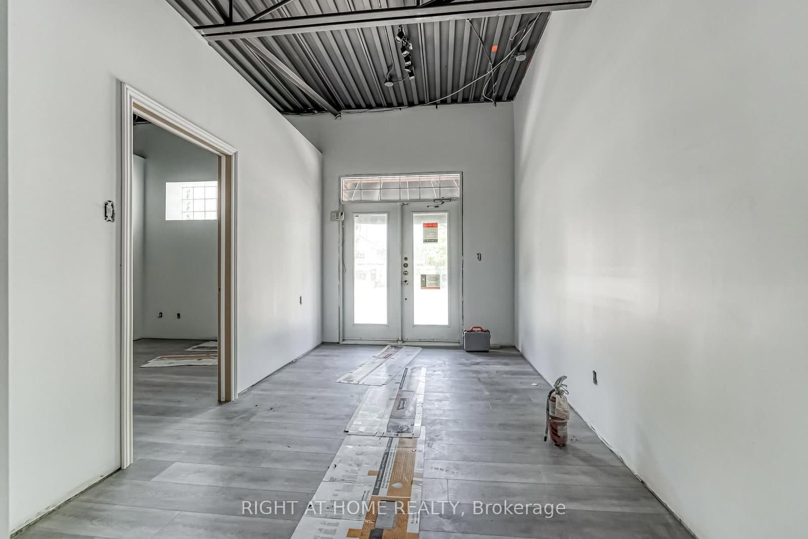 214 Randall Street thumbnail 30