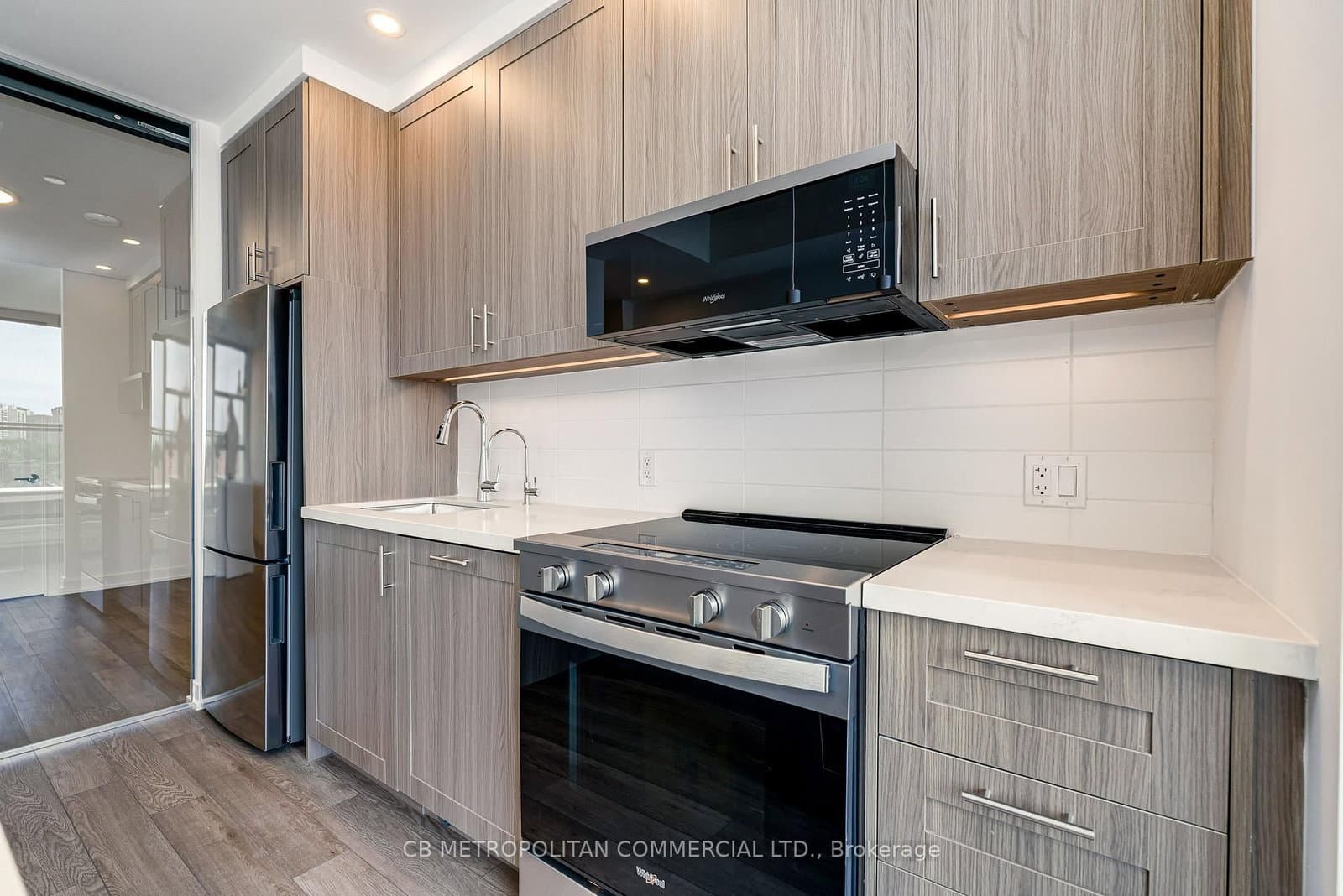 2946 Dundas Street West Street W, Unit 516 thumbnail 6
