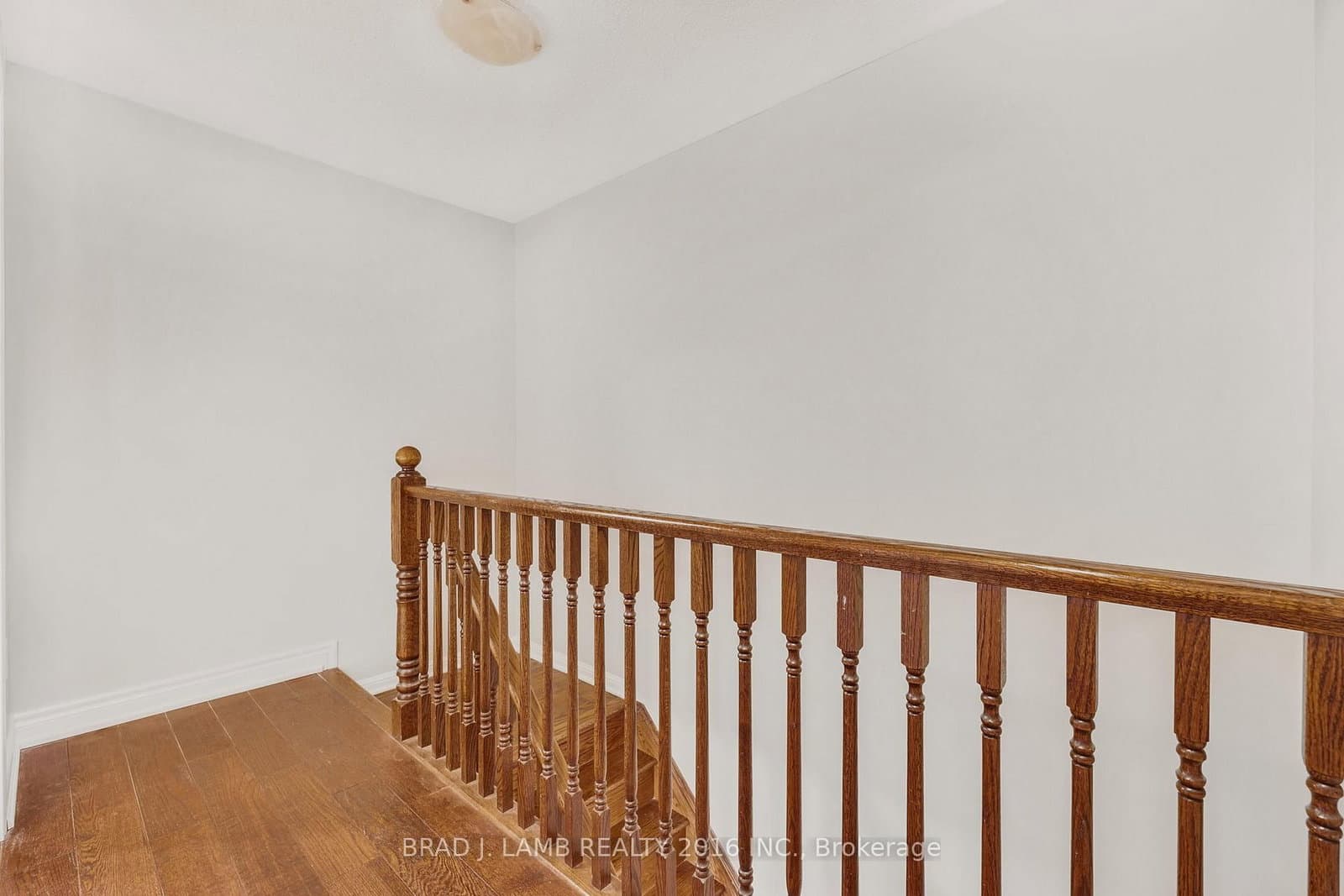 930 Nadalin Heights thumbnail 23
