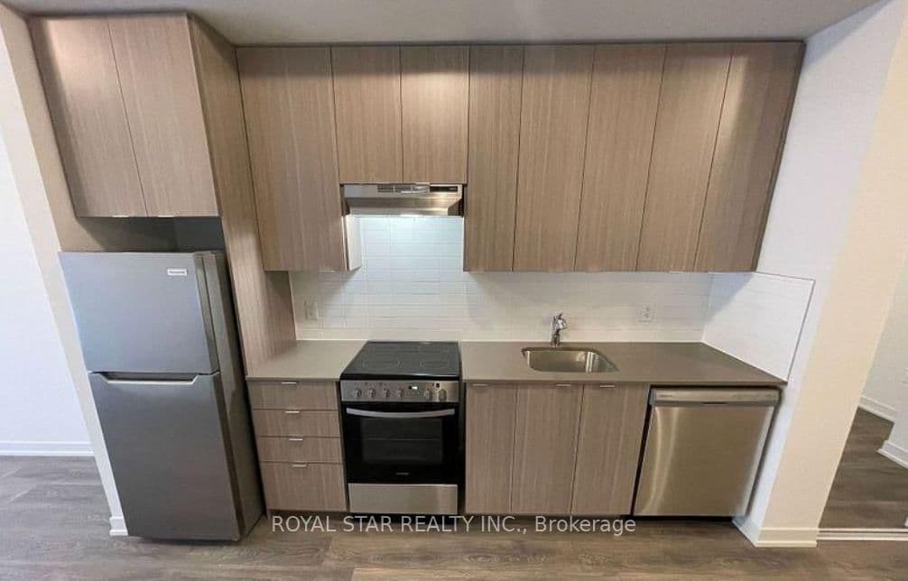 58 Sky Harbour Drive, Unit 116 thumbnail 3