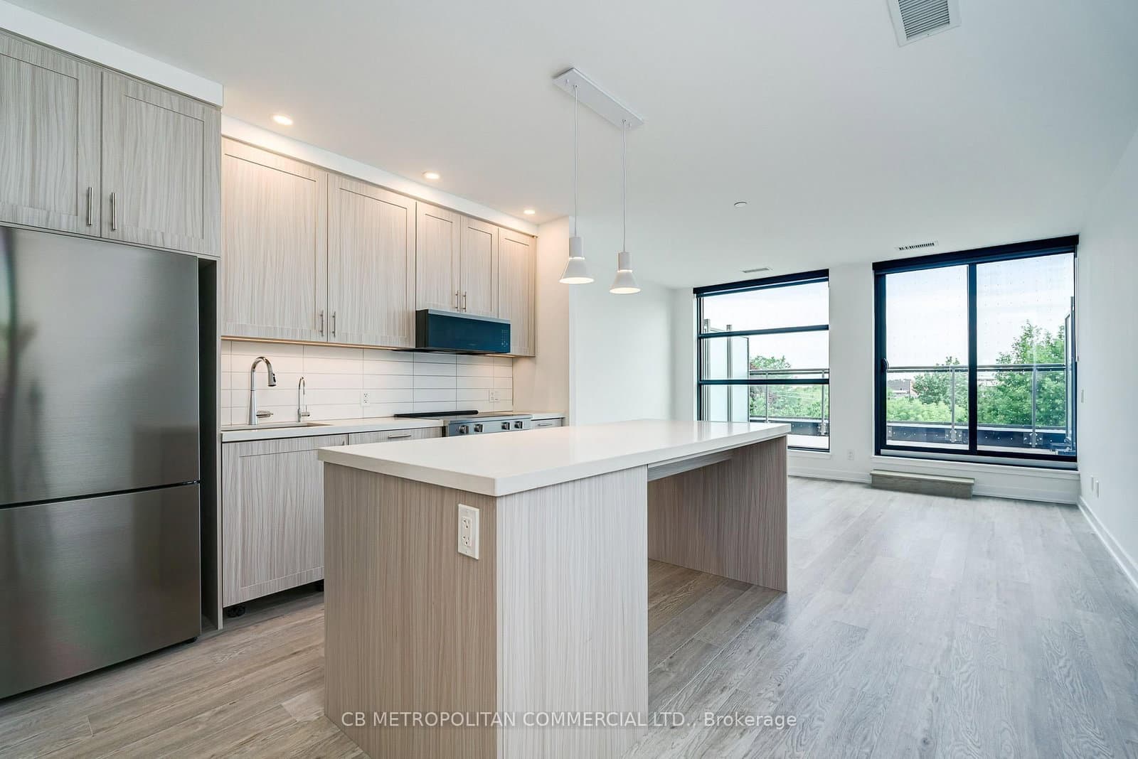 2946 Dundas Street West Street W, Unit 409 thumbnail 4