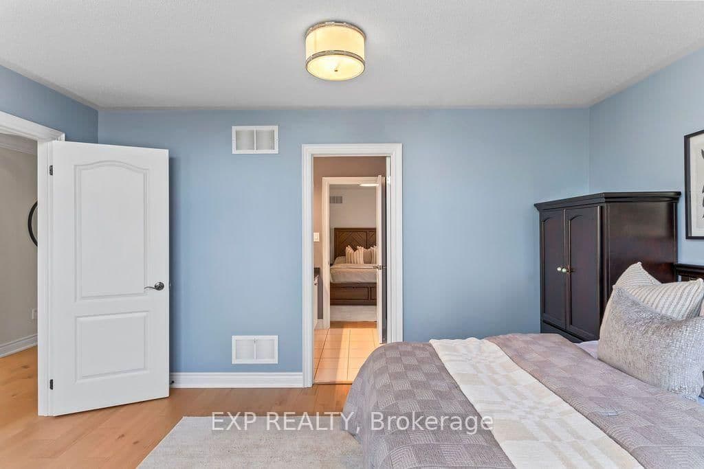 2390 Taylorwood Drive thumbnail 36