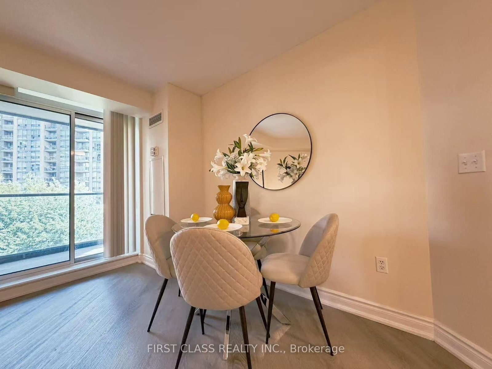 11 Michael Power Place, Unit 715 thumbnail 6