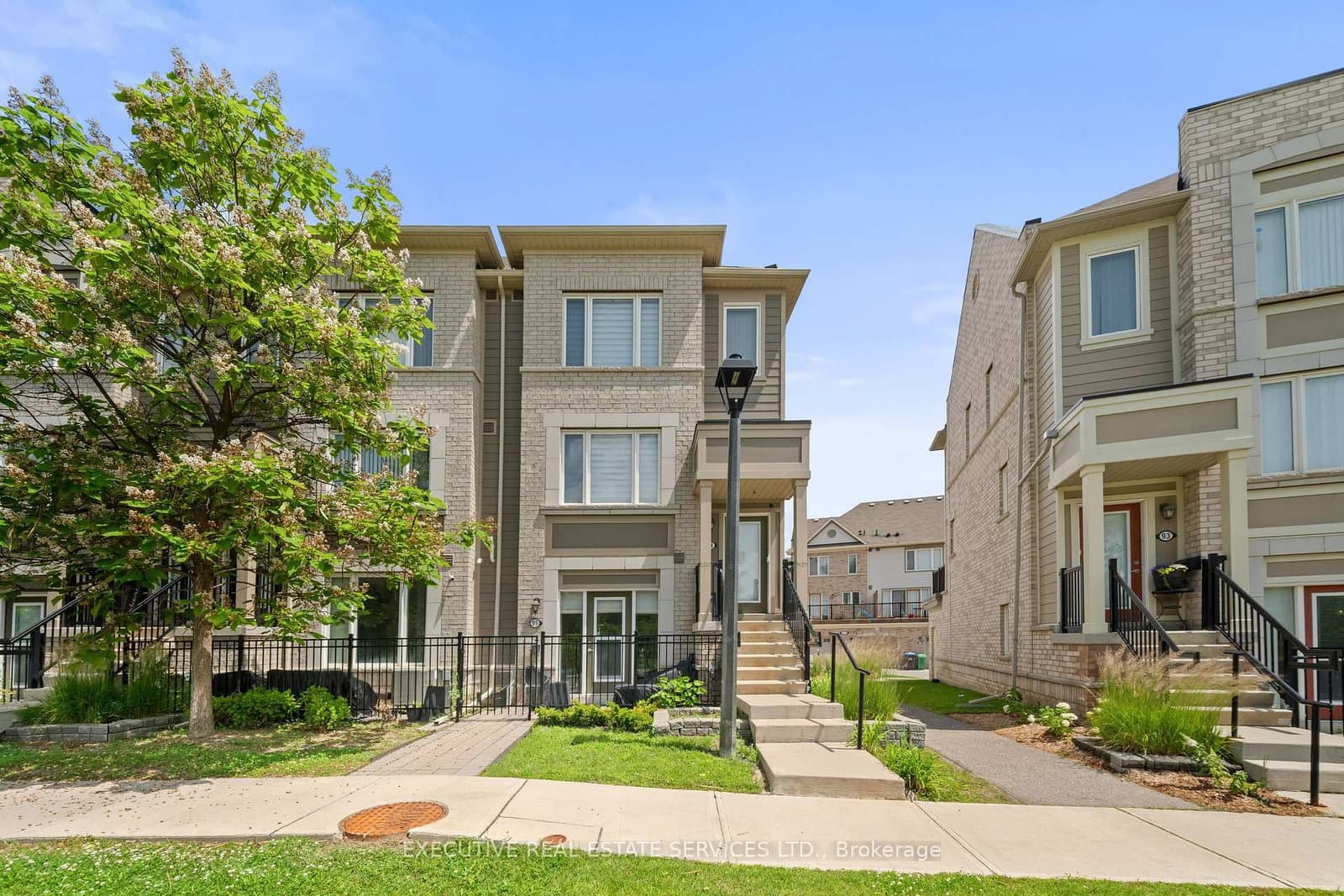 1 Beckenrose Court, Unit 95 thumbnail 2