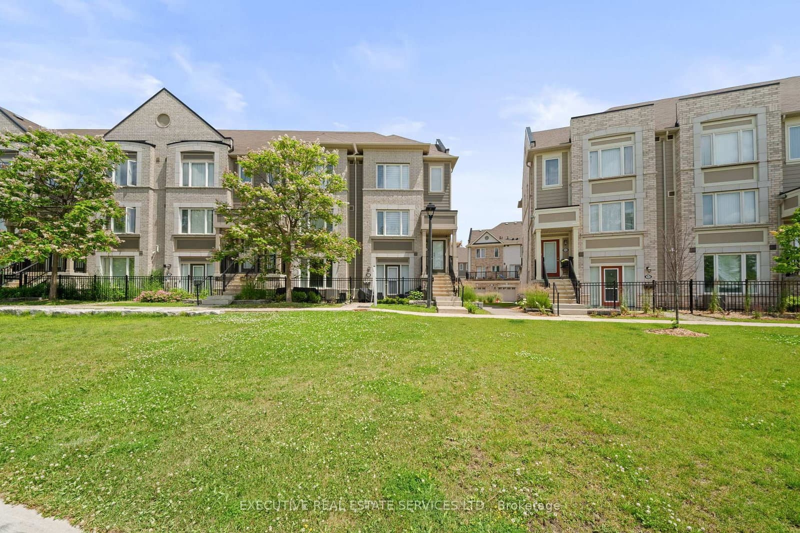1 Beckenrose Court, Unit 95 thumbnail 3