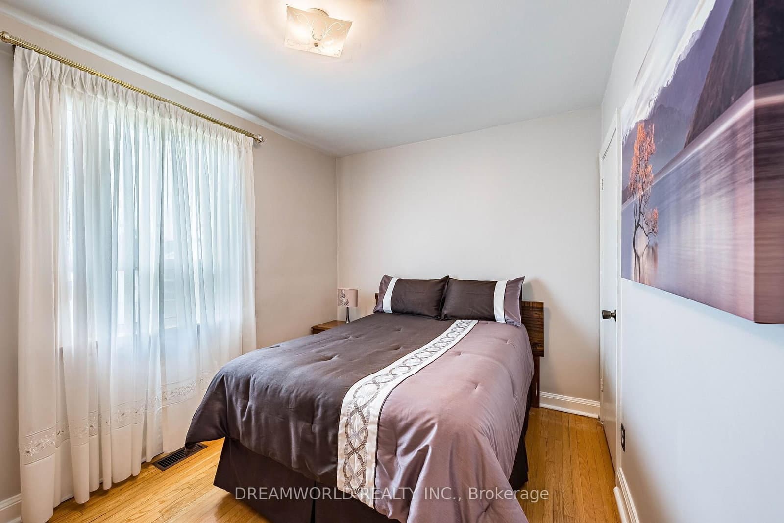 53 Compton Crescent thumbnail 15