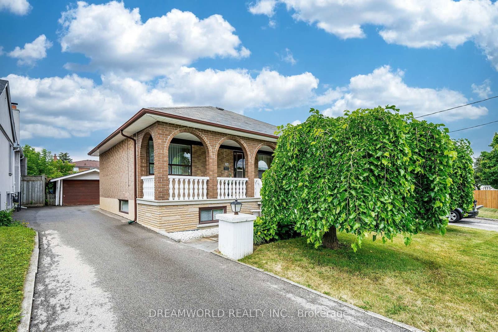 53 Compton Crescent thumbnail 4