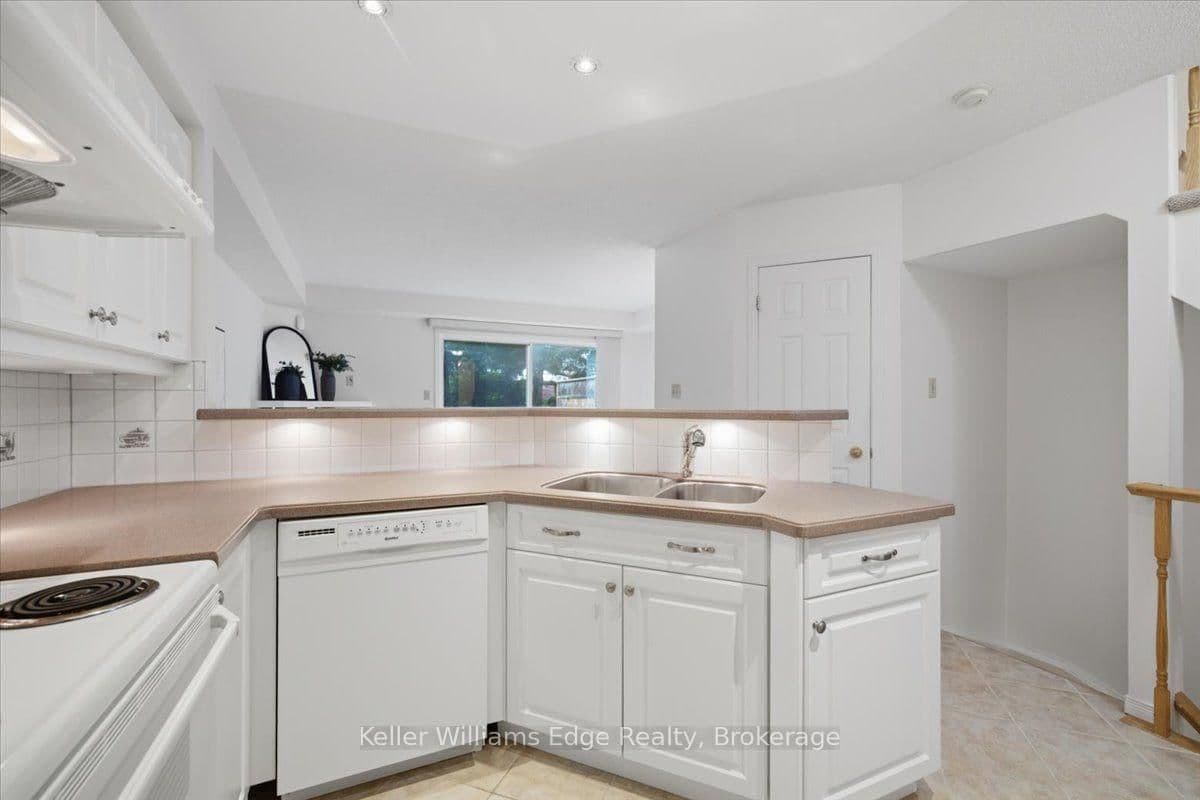 2025 CLEAVER Avenue, Unit 20 thumbnail 22