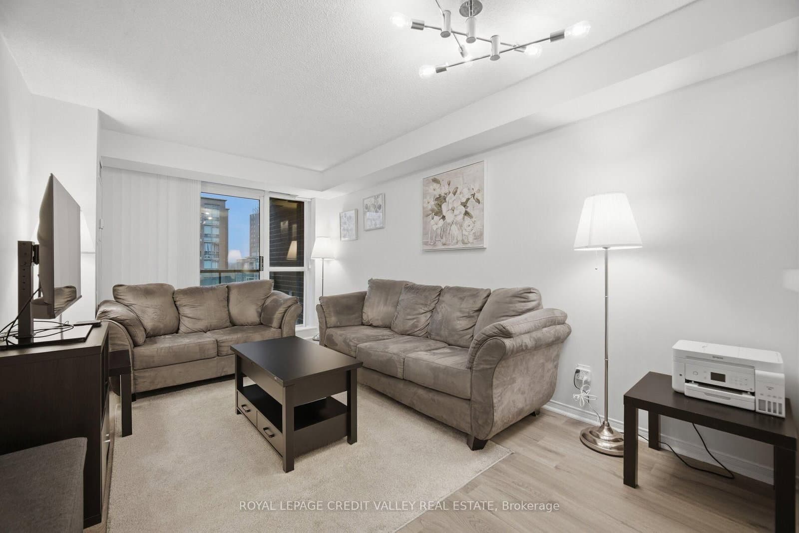 9 Michael Power Place, Unit 902 thumbnail 12