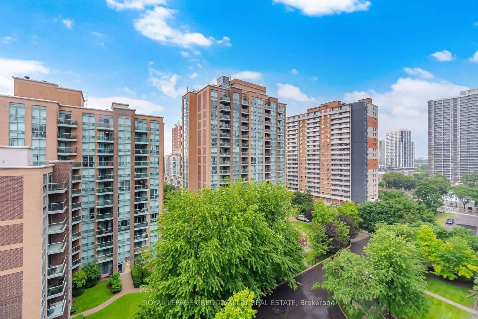 9 Michael Power Place, Unit 902 thumbnail 26