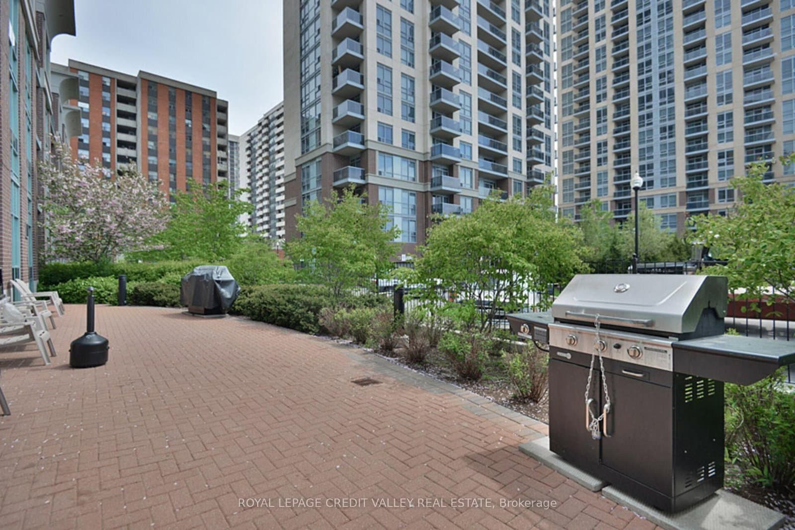 9 Michael Power Place, Unit 902 thumbnail 37