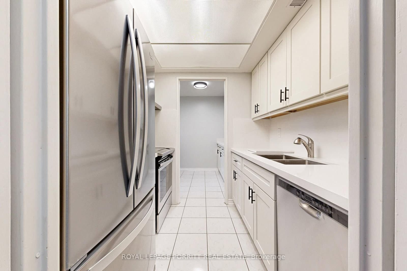 1535 Lakeshore Road E, Unit 201 thumbnail 13
