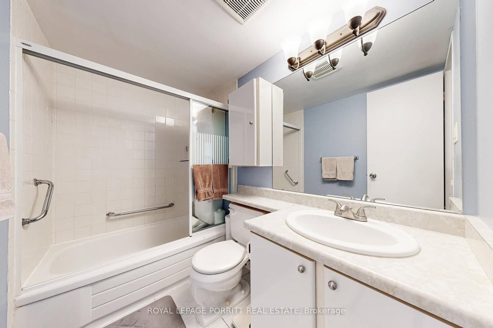1535 Lakeshore Road E, Unit 201 thumbnail 17