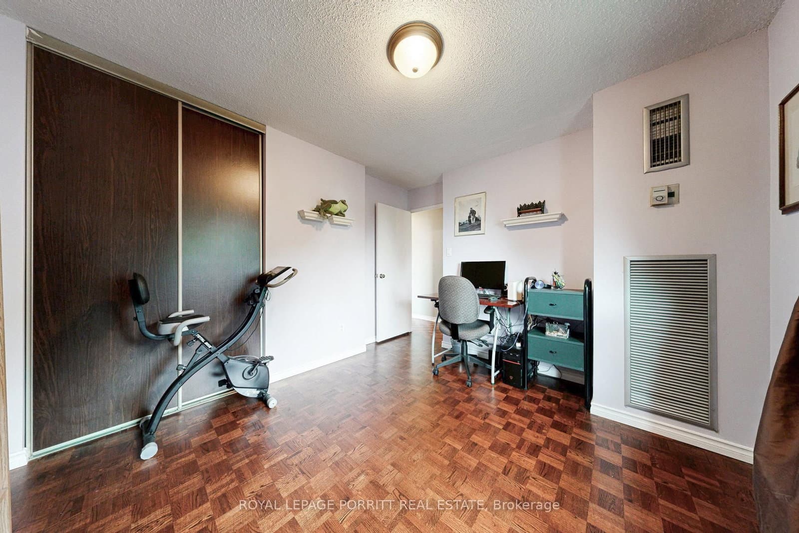 1535 Lakeshore Road E, Unit 201 thumbnail 23
