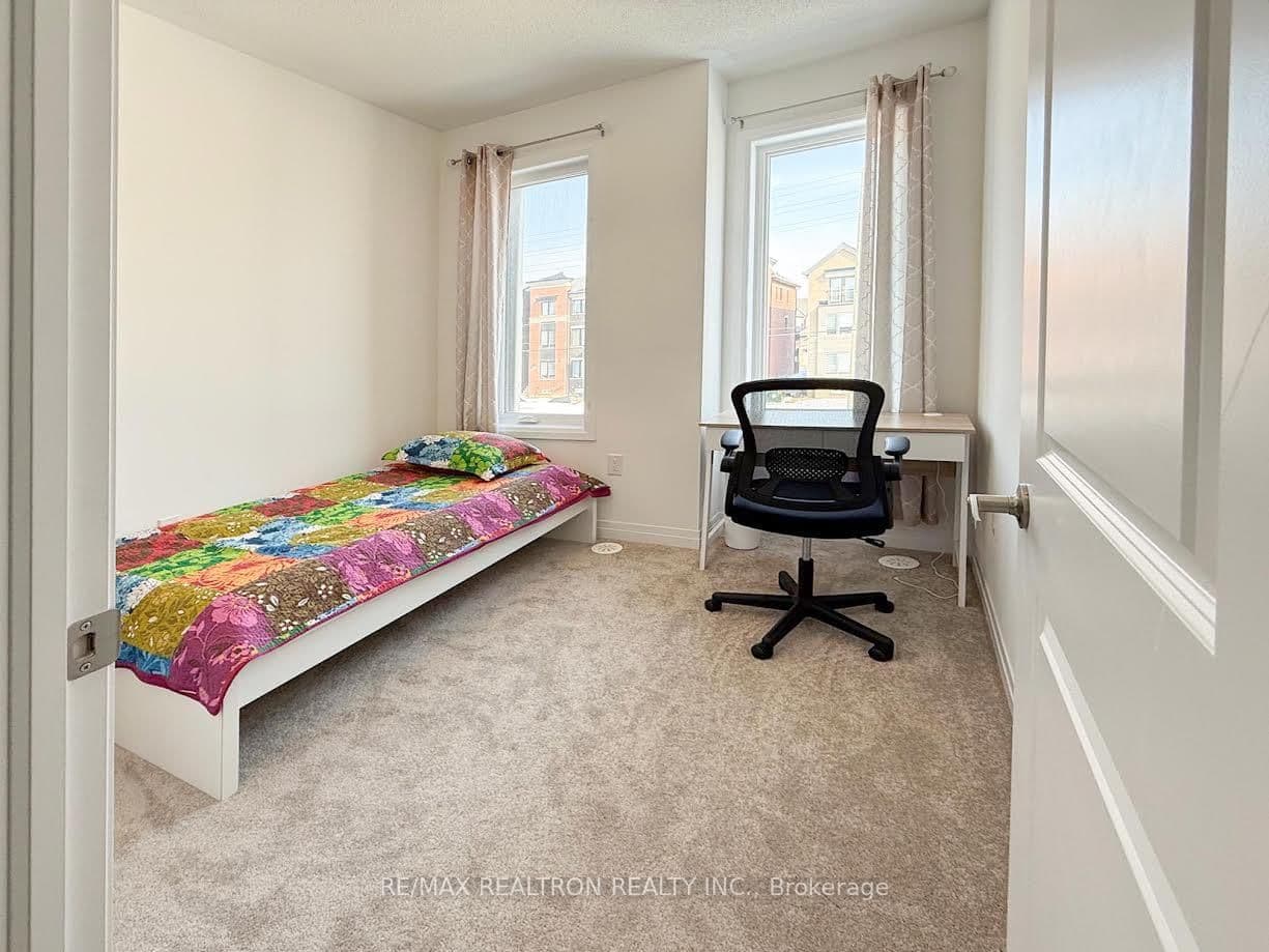 3272 Sixth Line, Unit Bedroom A thumbnail 10