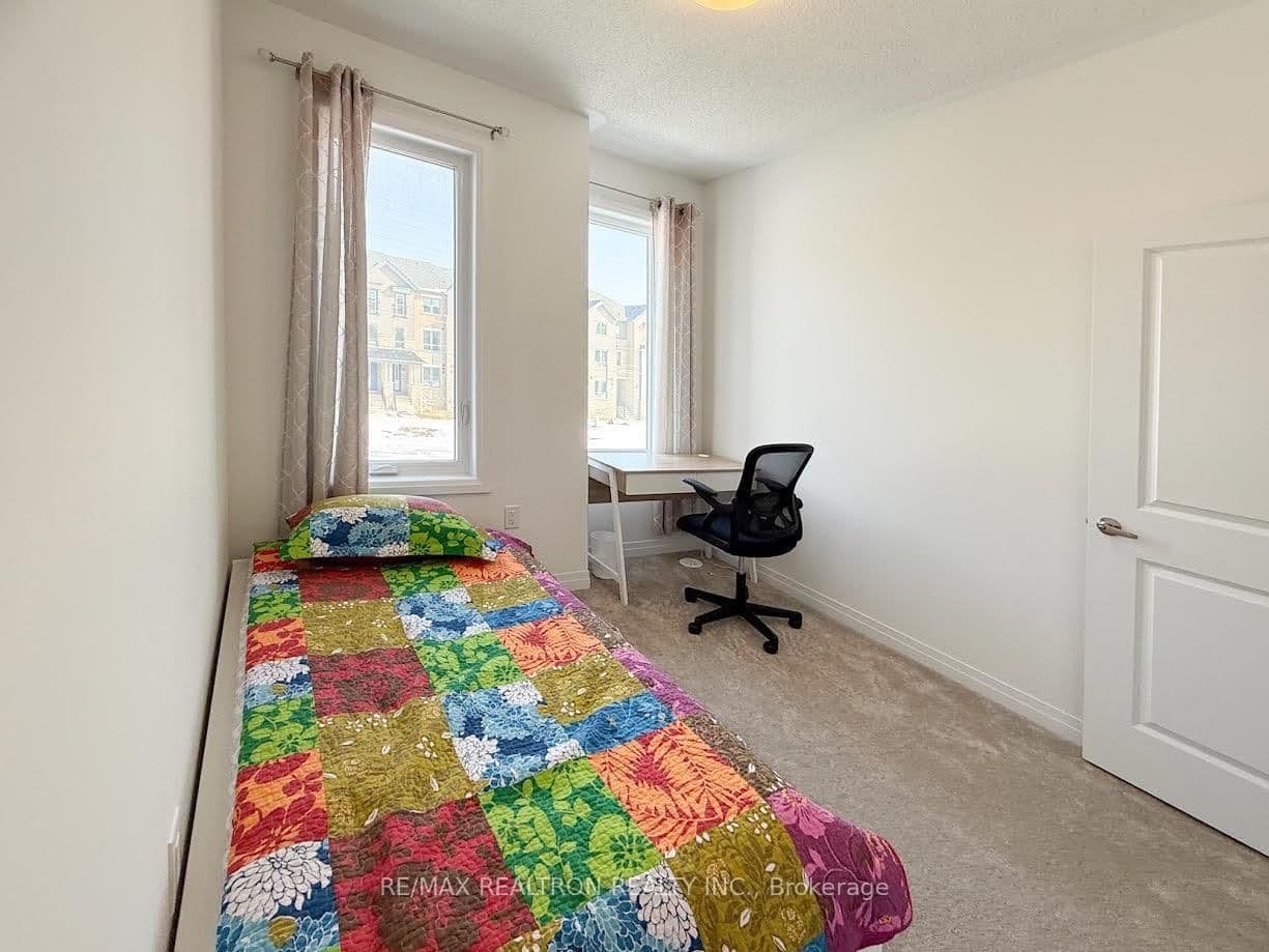 3272 Sixth Line, Unit Bedroom A thumbnail 11