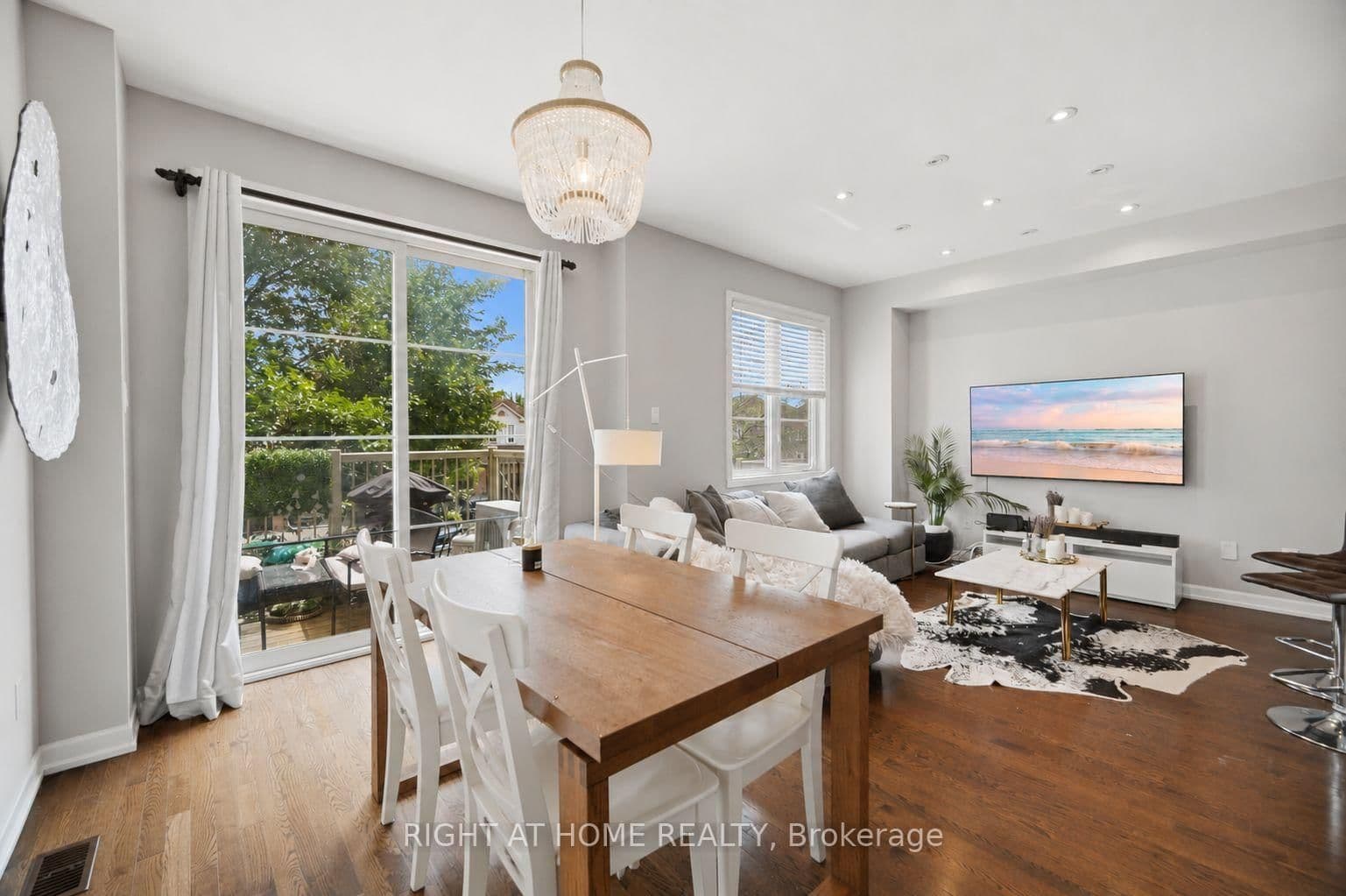 165 Hampshire Way, Unit 153 thumbnail 11