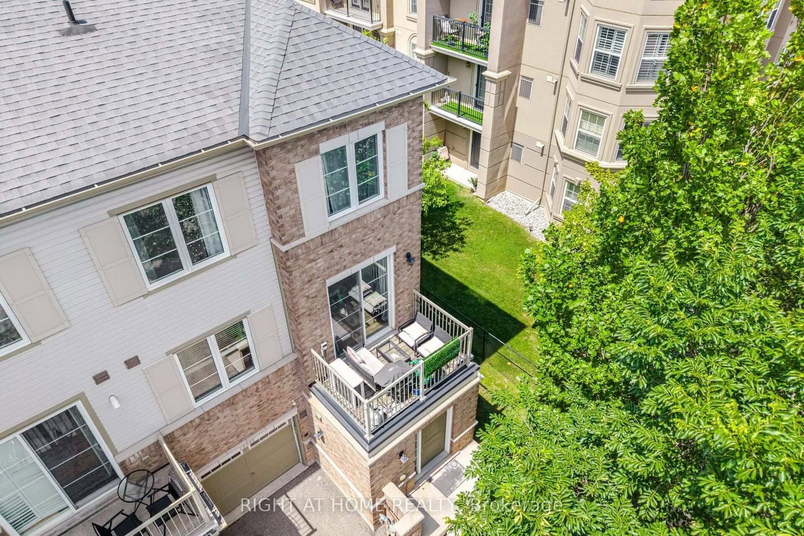 165 Hampshire Way, Unit 153 thumbnail 29