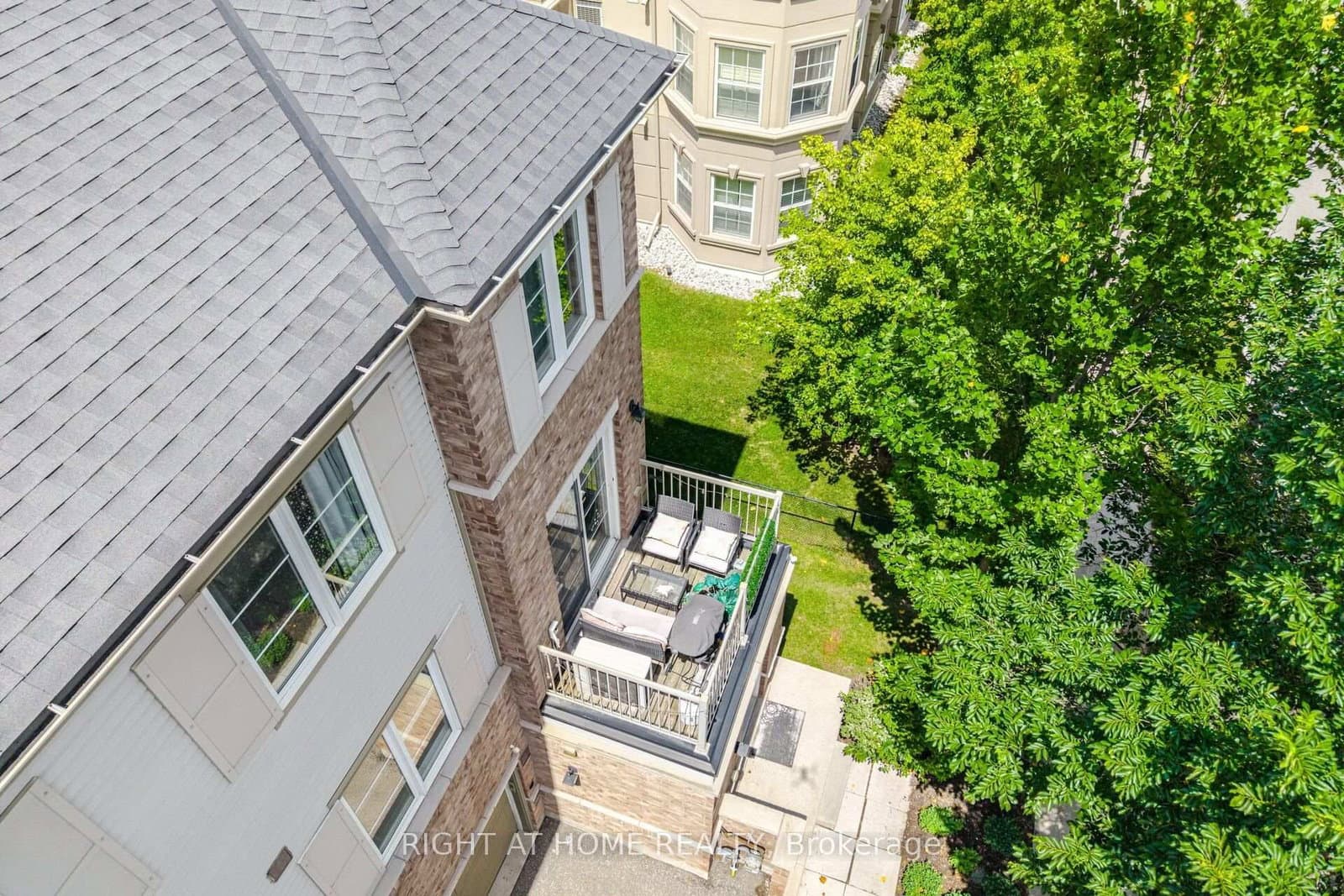 165 Hampshire Way, Unit 153 thumbnail 30