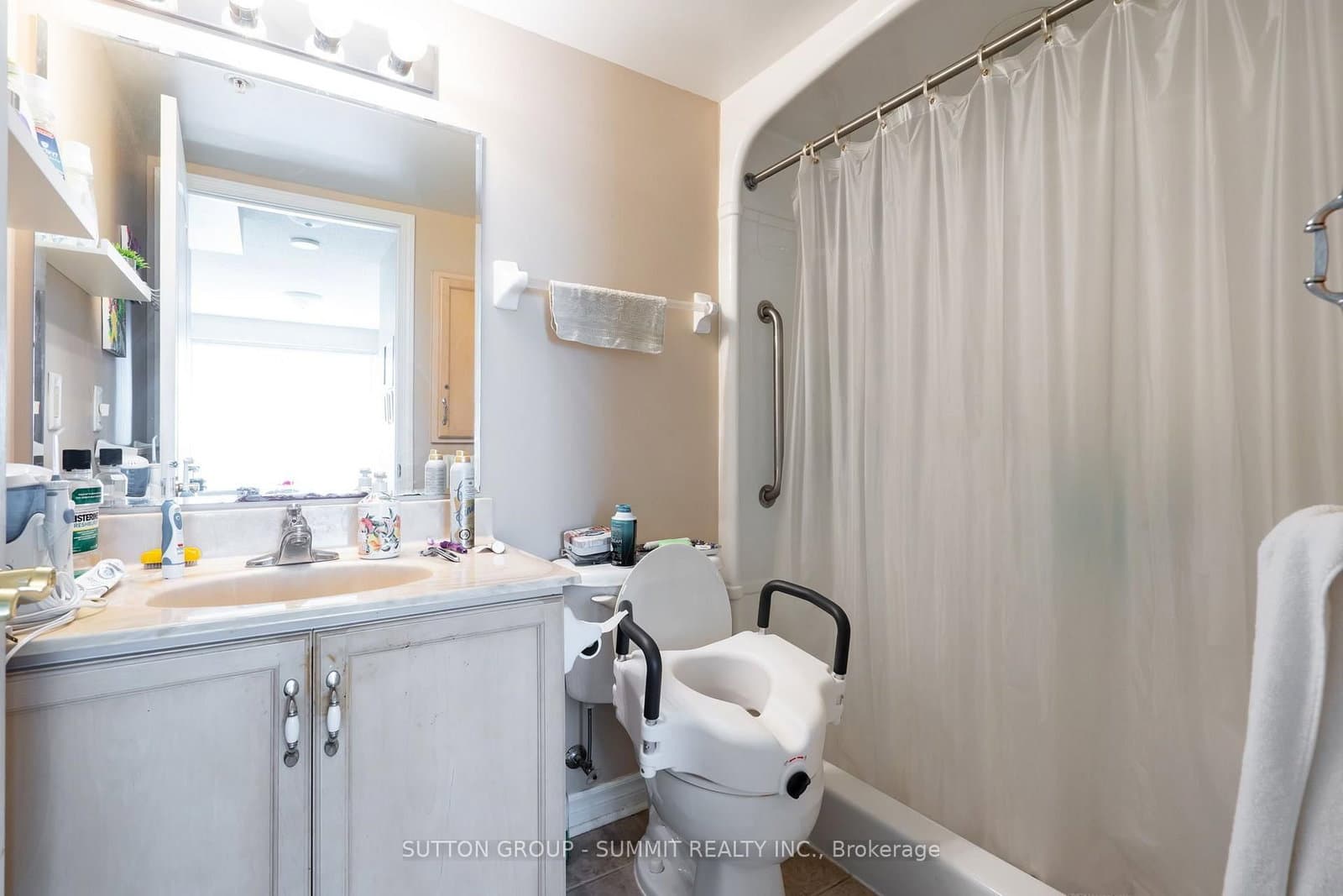 350 PRINCESS ROYAL Drive, Unit 1205 thumbnail 15
