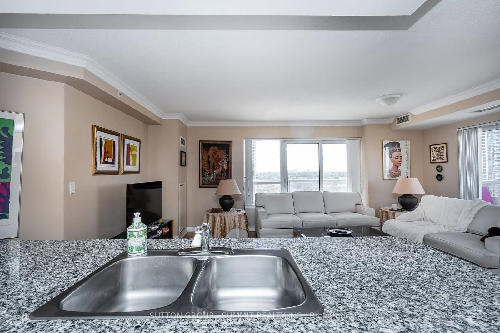 350 PRINCESS ROYAL Drive, Unit 1205 thumbnail 24