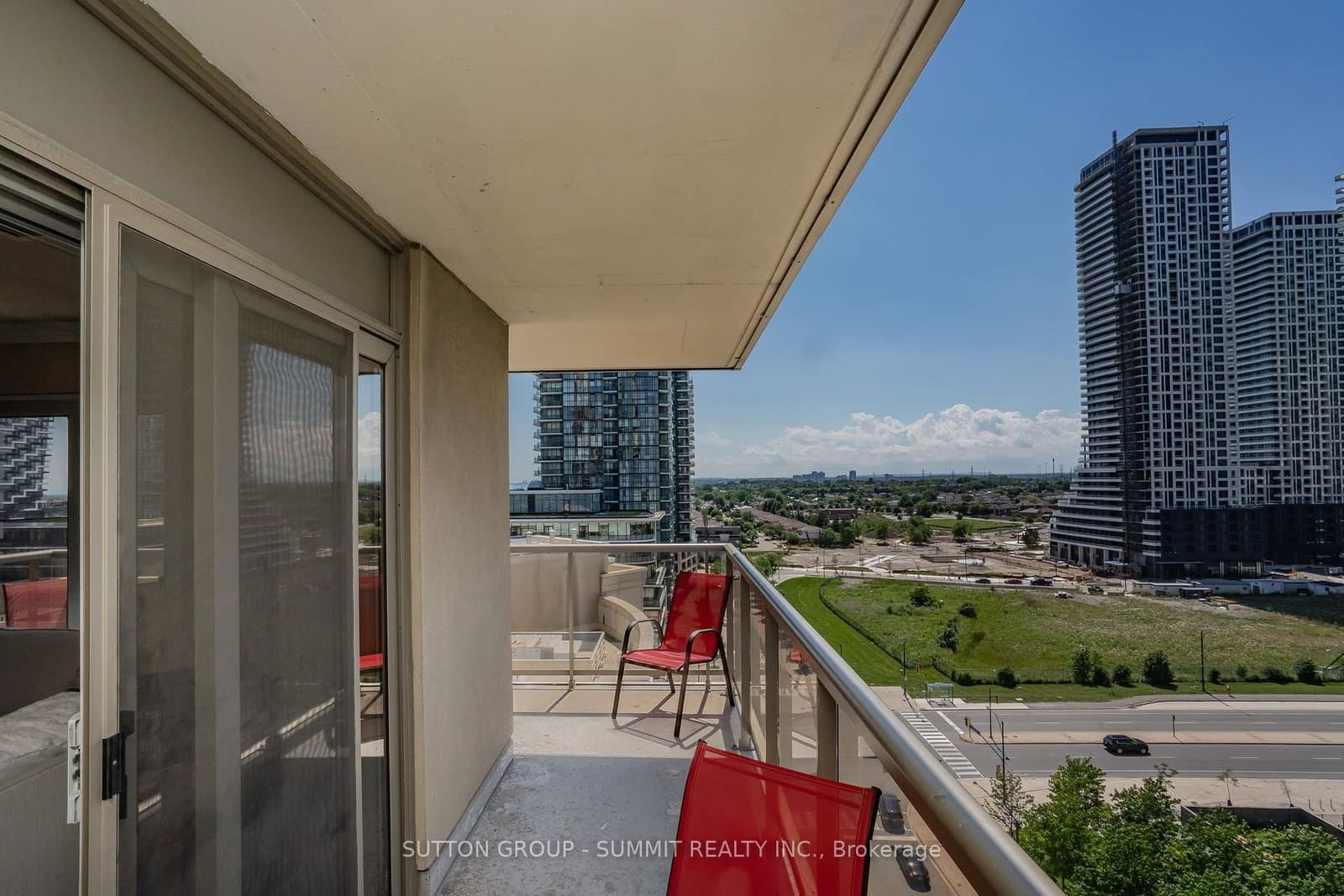 350 PRINCESS ROYAL Drive, Unit 1205 thumbnail 31