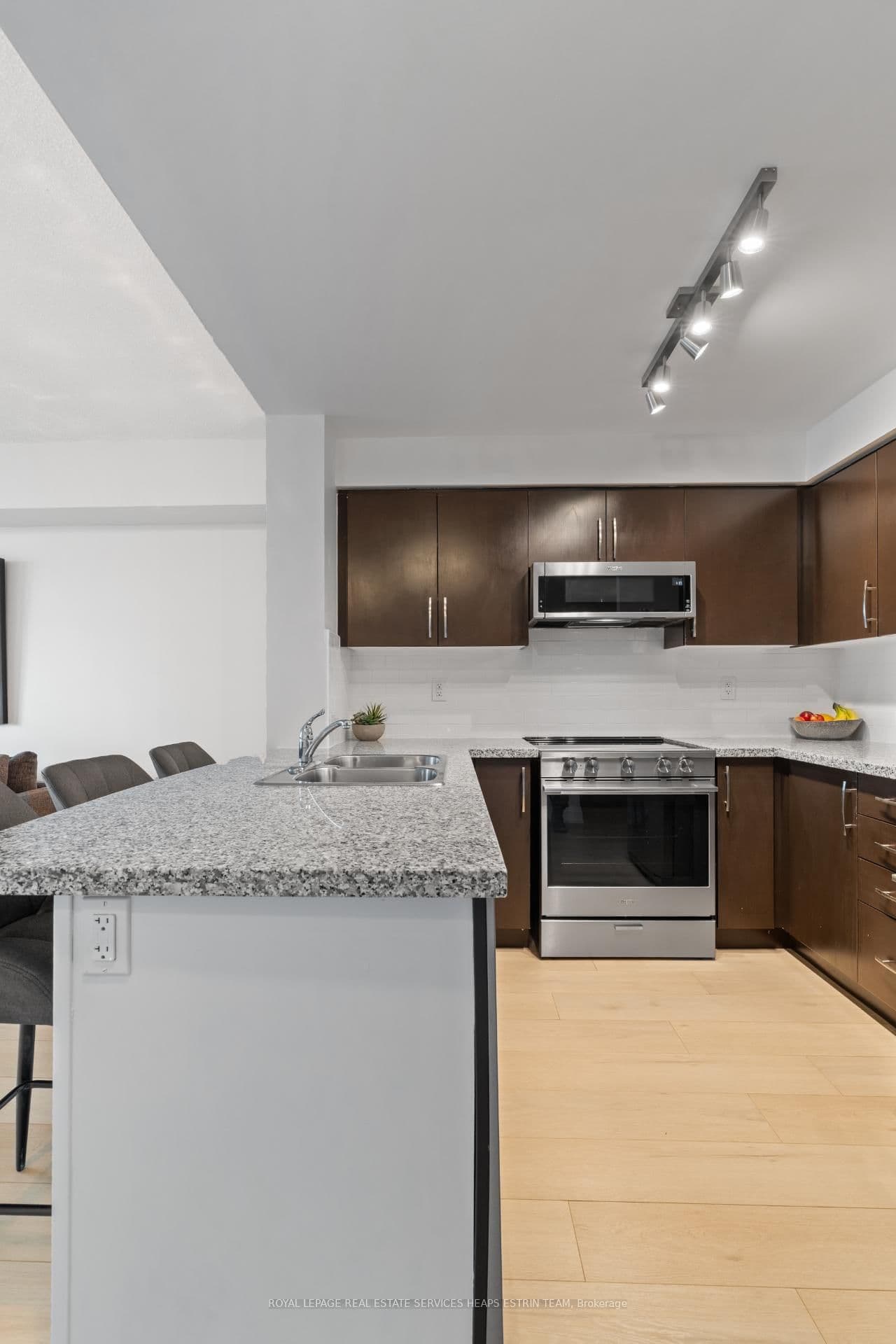 3 Michael Power Place, Unit 606 thumbnail 5