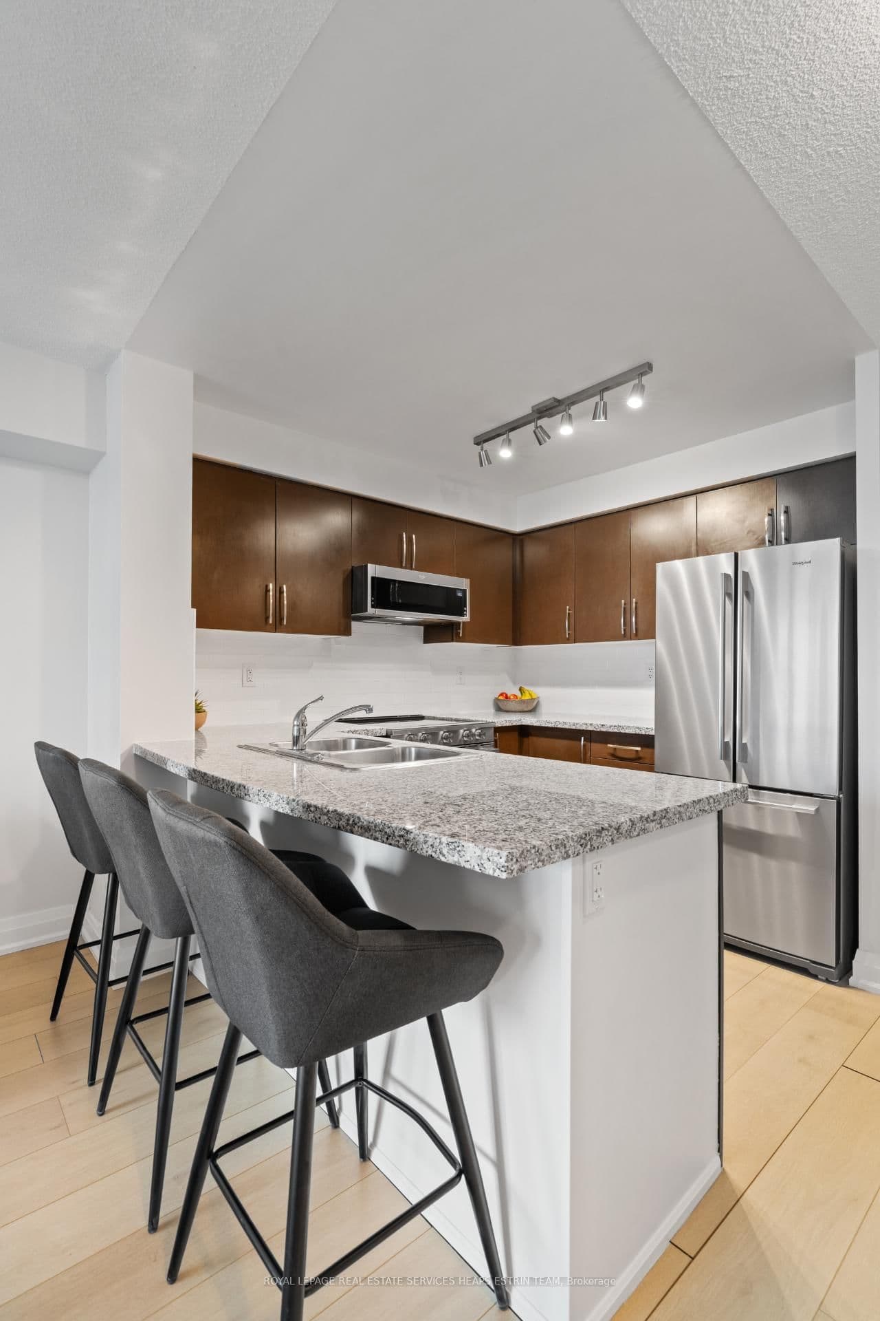 3 Michael Power Place, Unit 606 thumbnail 6