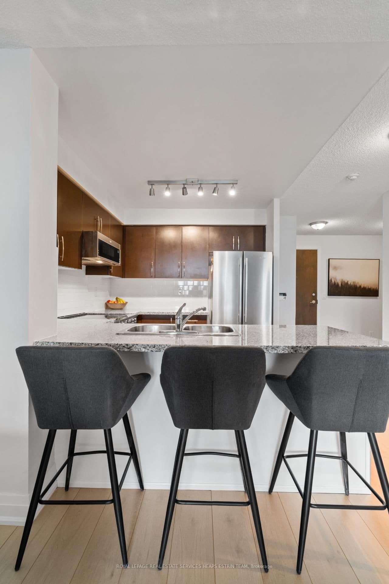 3 Michael Power Place, Unit 606 thumbnail 7