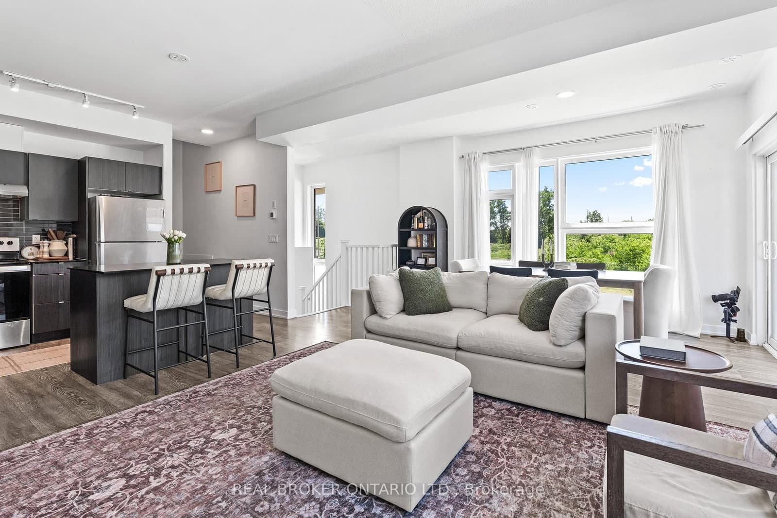 1121 Cooke Boulevard, Unit 1 thumbnail 3
