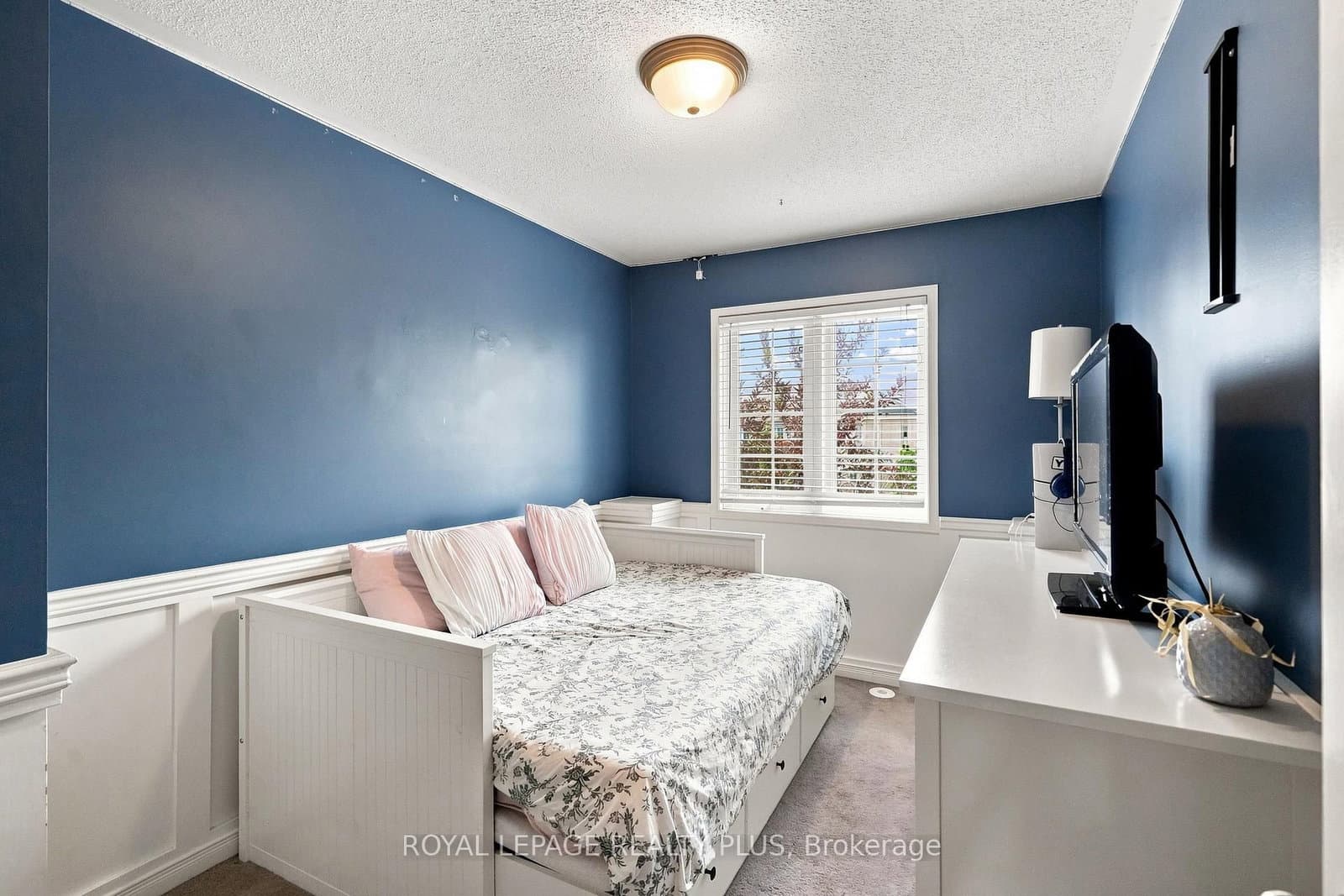 2333 Sutton Drive thumbnail 25