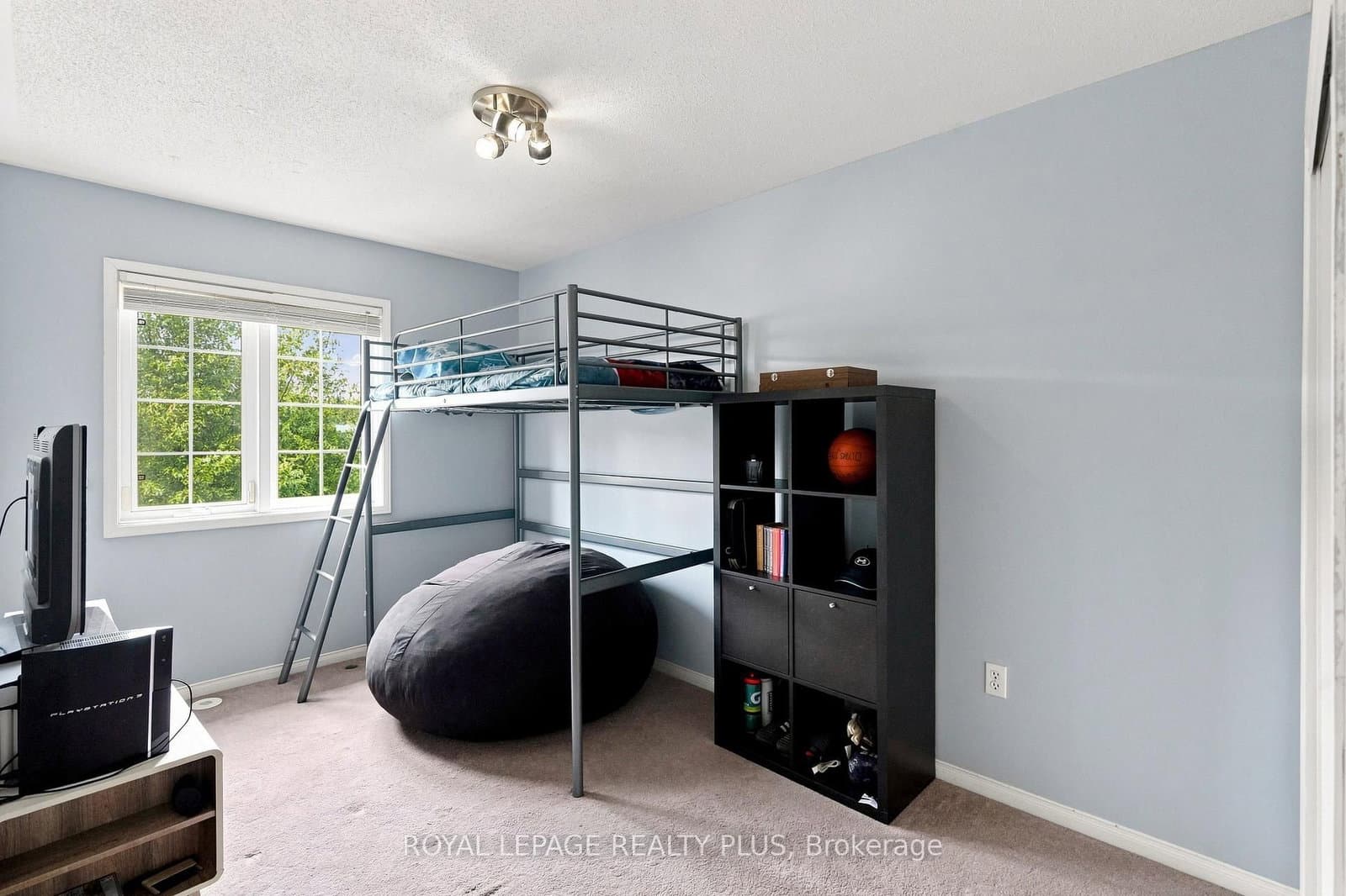 2333 Sutton Drive thumbnail 28