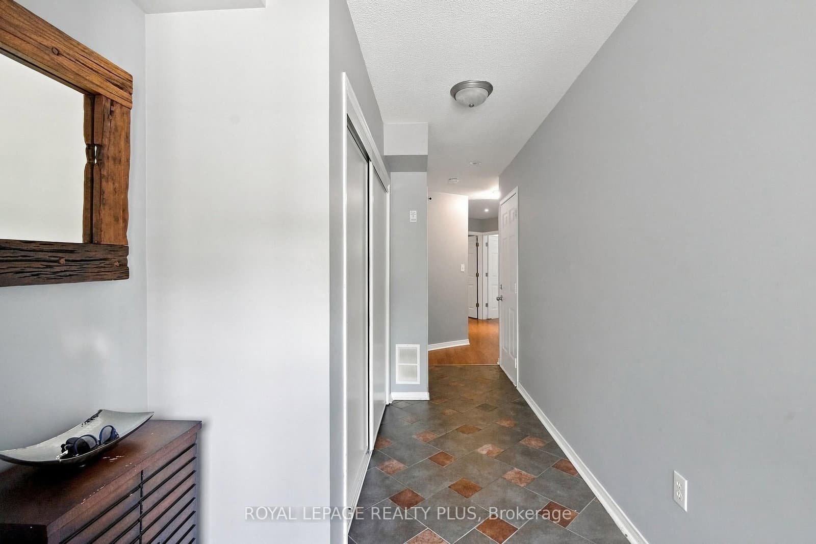 2333 Sutton Drive thumbnail 29