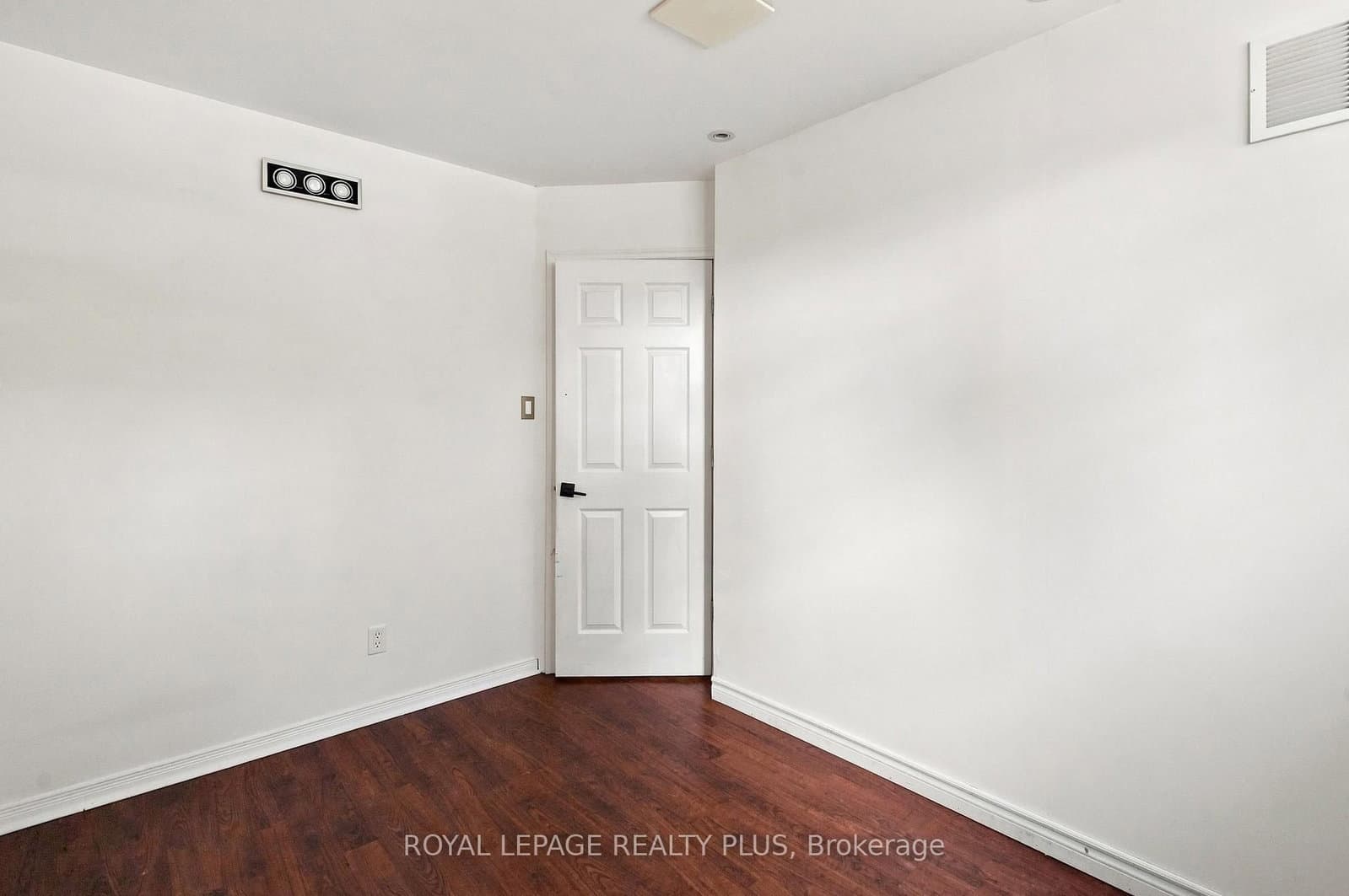 2333 Sutton Drive thumbnail 33