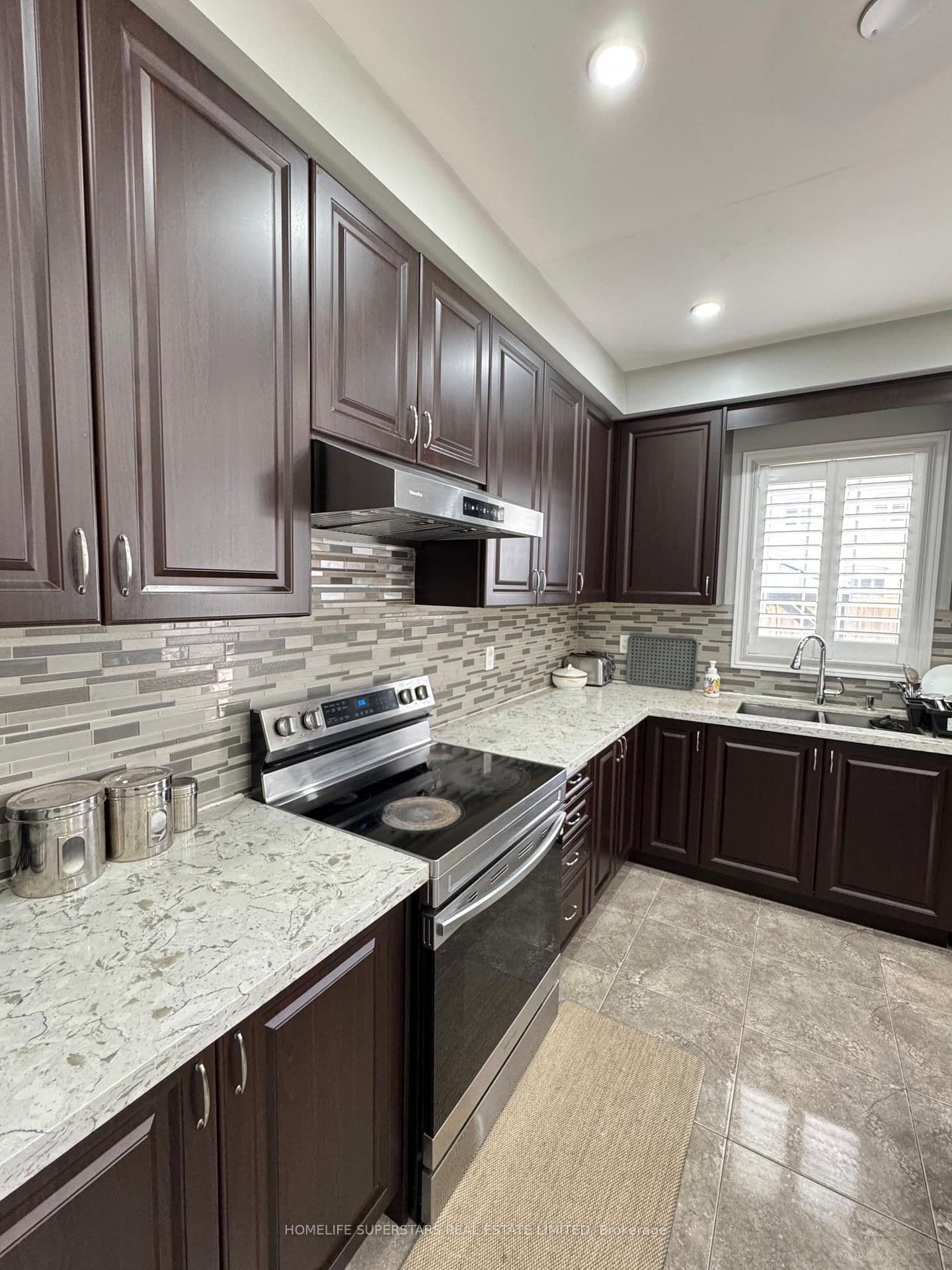 126 Martin Byrne Drive thumbnail 14