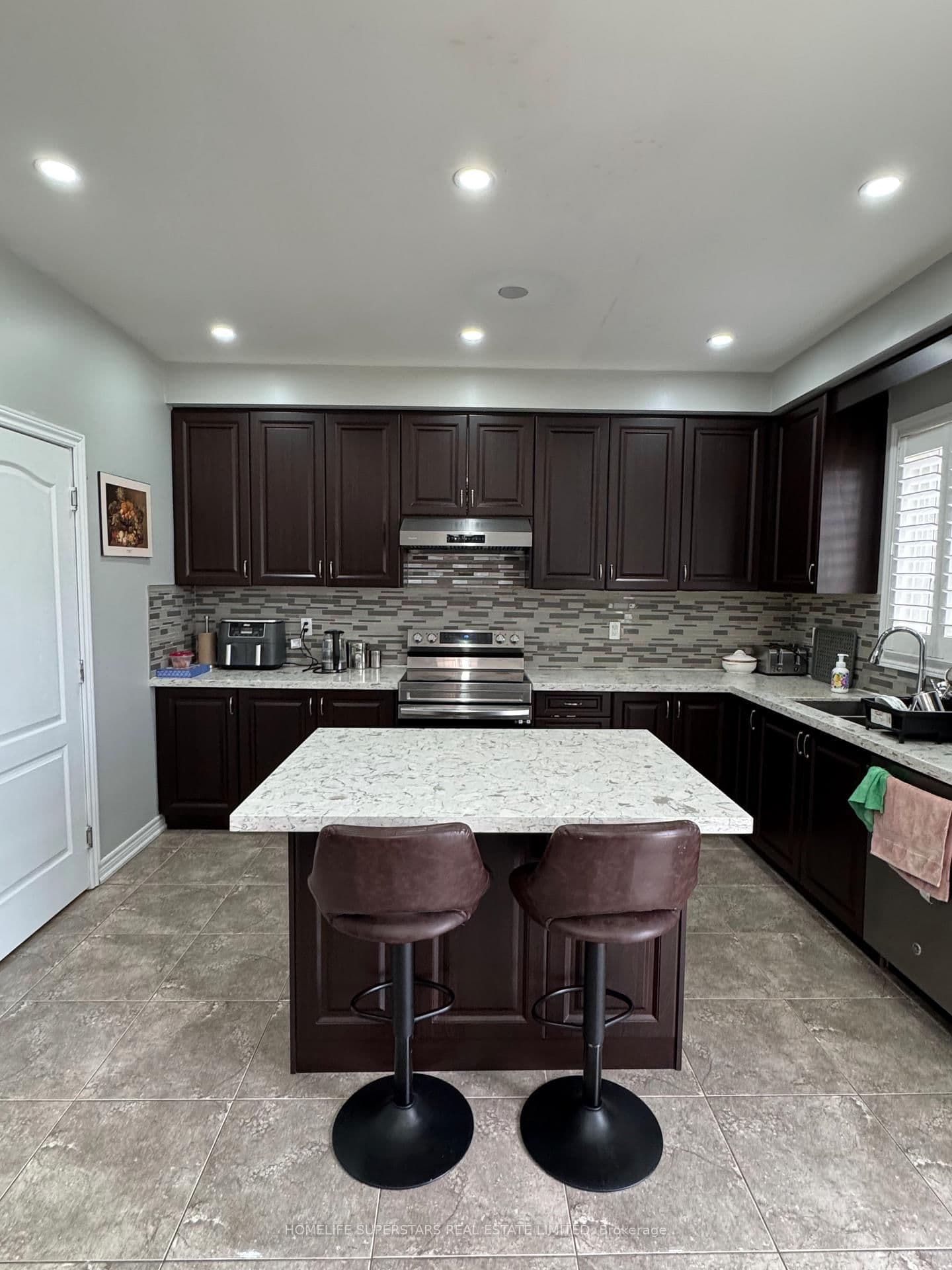 126 Martin Byrne Drive thumbnail 16